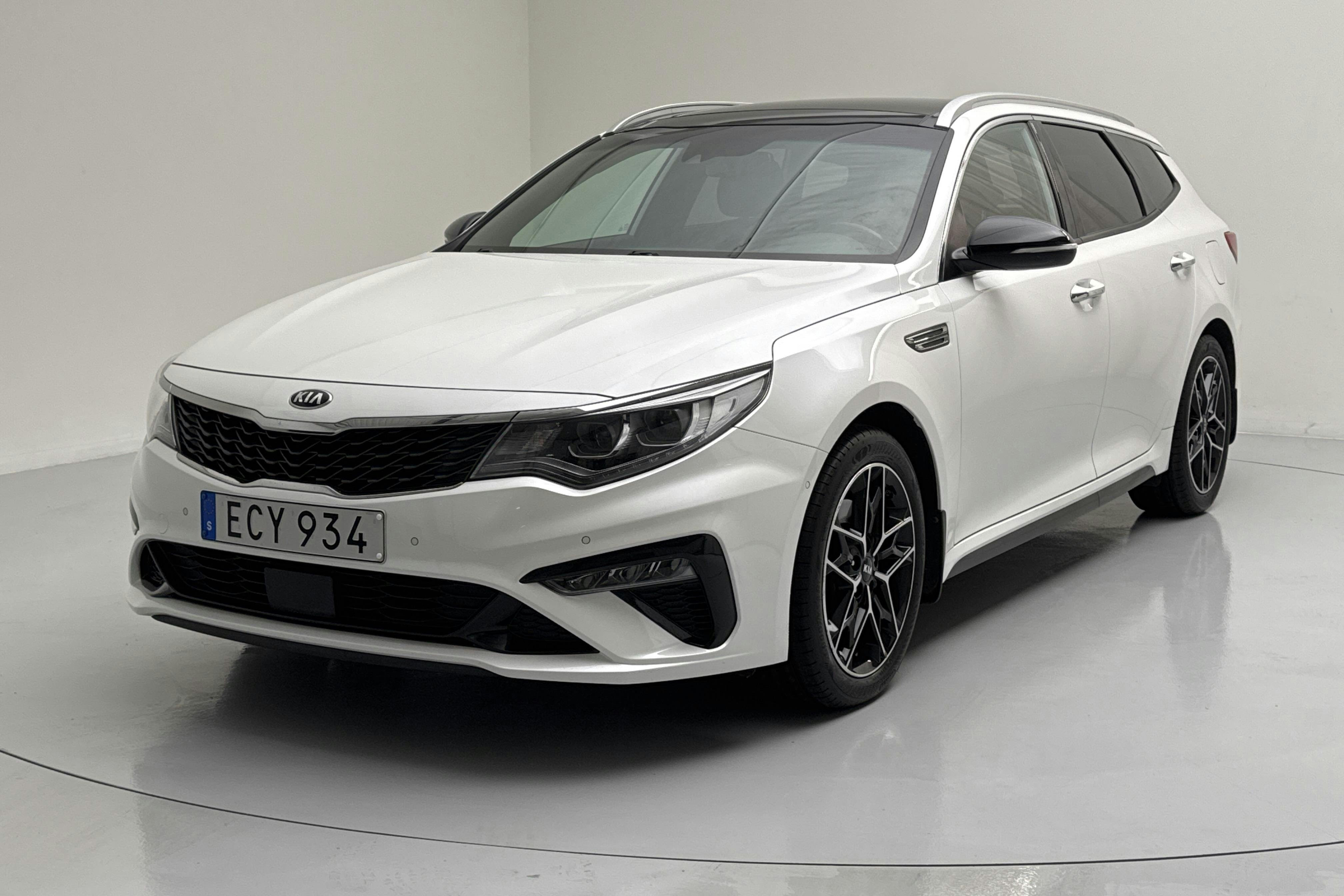Presentationsfoto 1 av 17: KIA Optima 1.6 T GDi SW (180hk) - 9 172 mil - Automat - vit - 2019