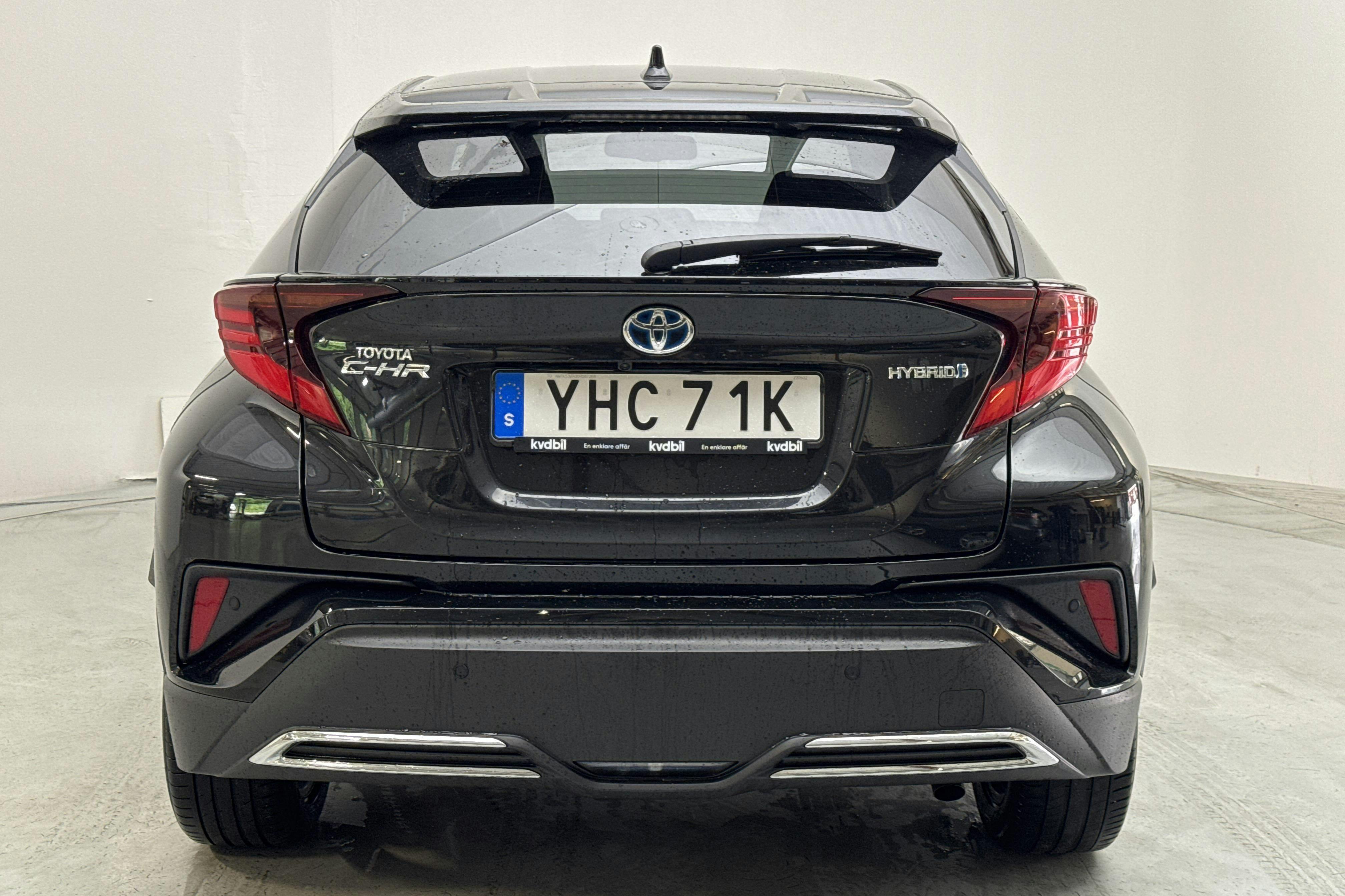 Toyota C-HR 2.0 HSD (184hk) - 19 210 mil - Automat - svart - 2022