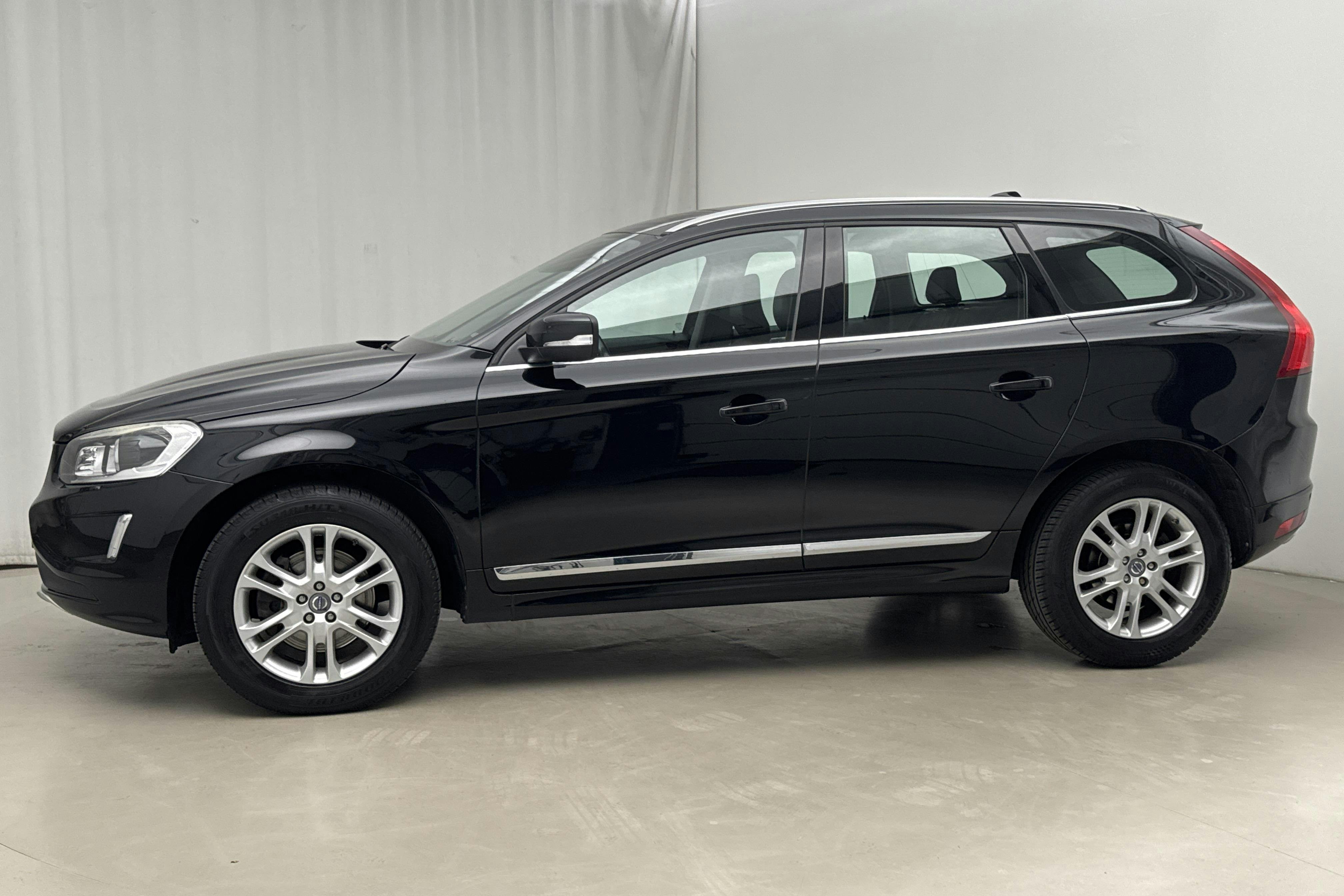 Presentation photo 2 of 19: Volvo XC60 D4 2WD (181hk) - 173 770 km - Automatic - black - 2015