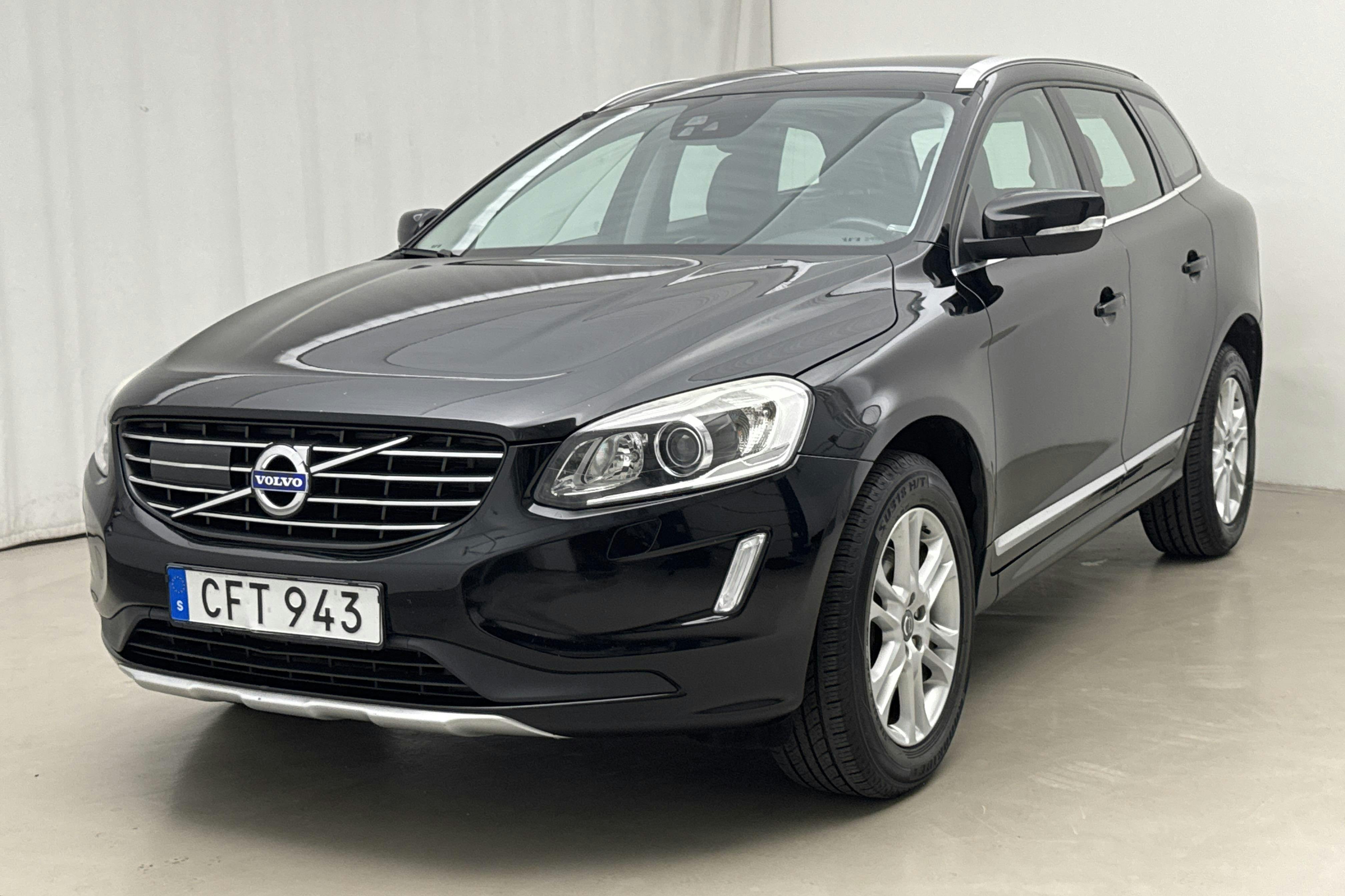 Volvo XC60 D4 2WD (181hk) - 17 377 mil - Automat - svart - 2015