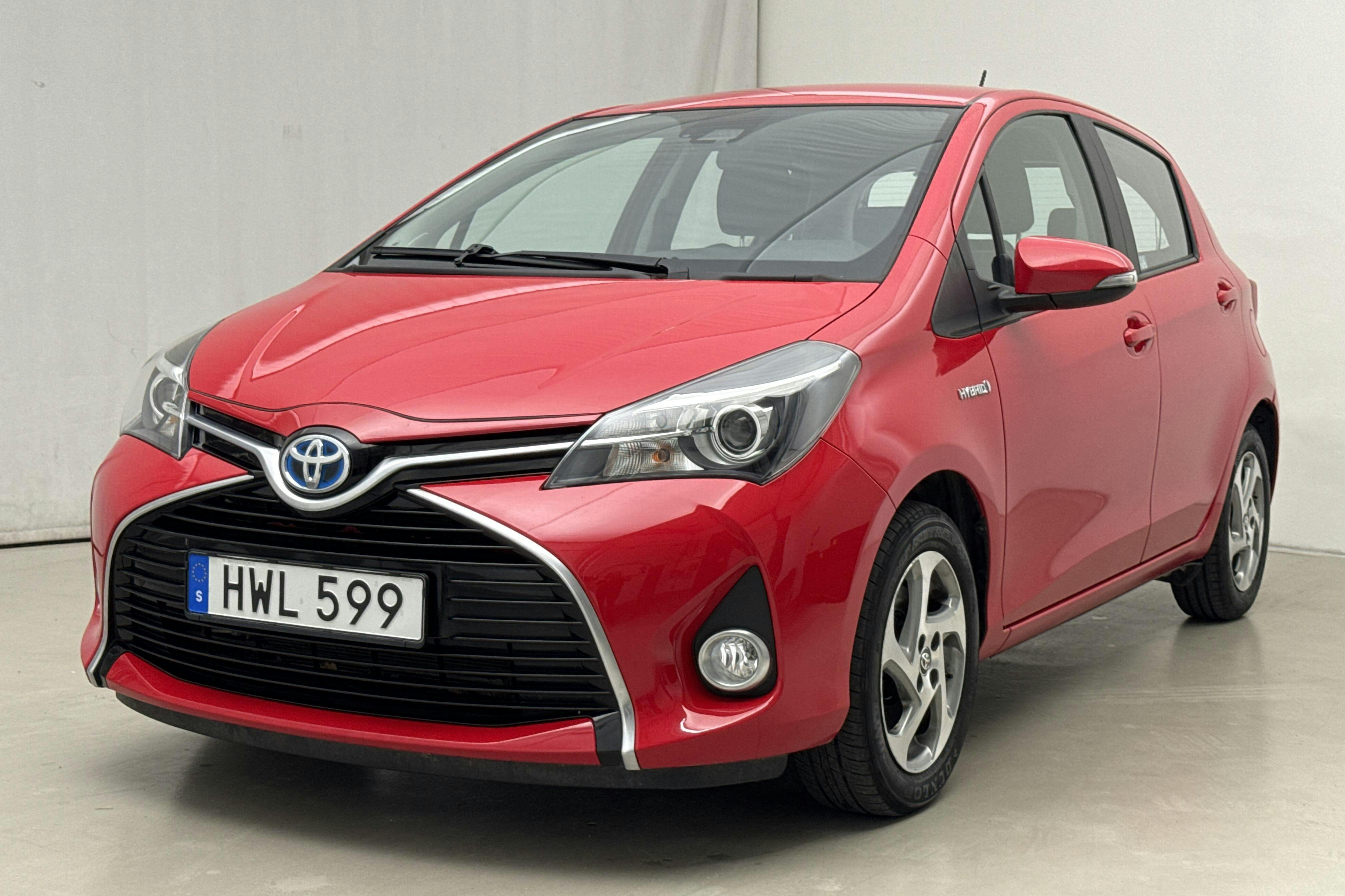 Toyota Yaris 1.5 HSD 5dr (75hk) - 58 240 km - Automatic - red - 2016