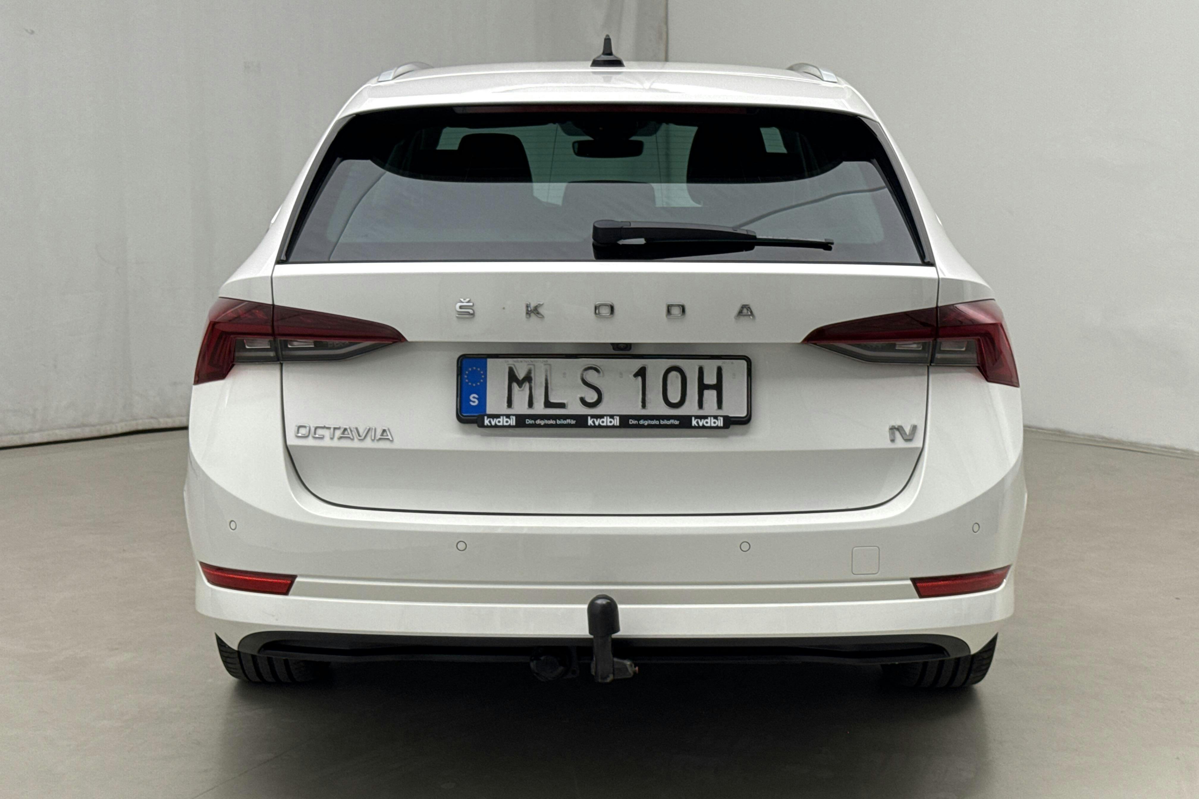Skoda Octavia 1.4 iV PHEV Combi (204hk) - 10 839 mil - Automat - vit - 2021
