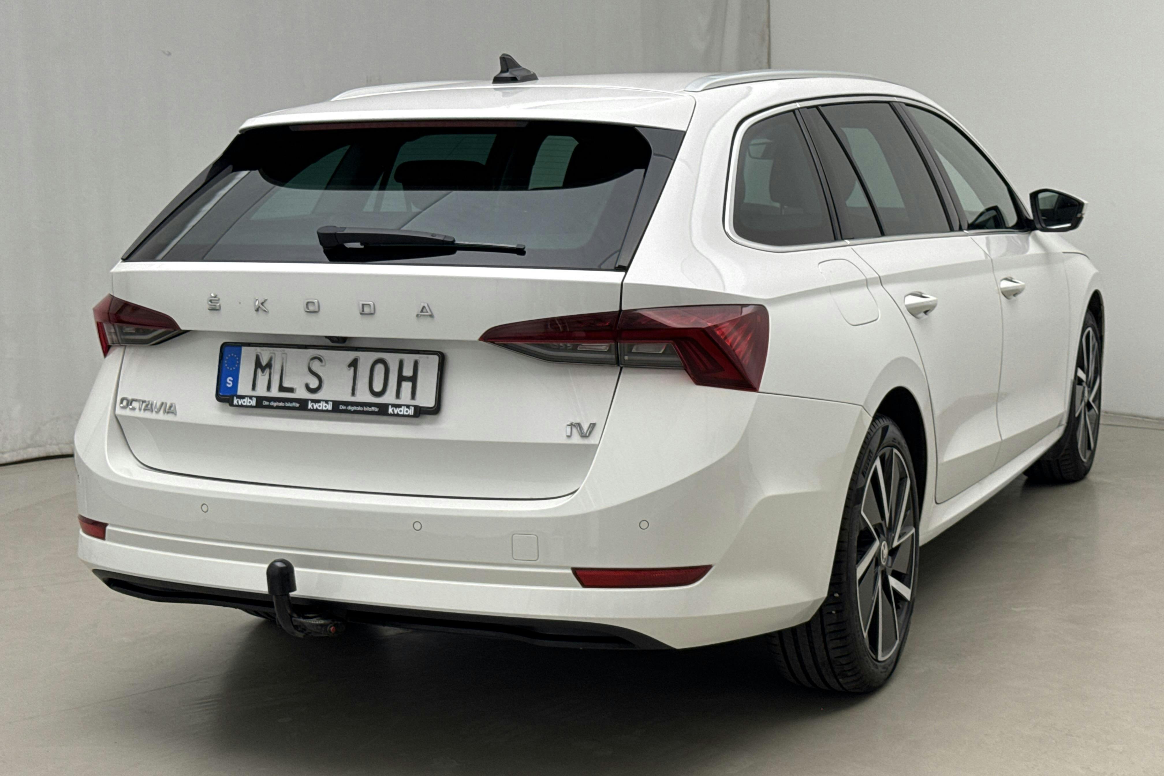 Skoda Octavia 1.4 iV PHEV Combi (204hk) - 10 839 mil - Automat - vit - 2021
