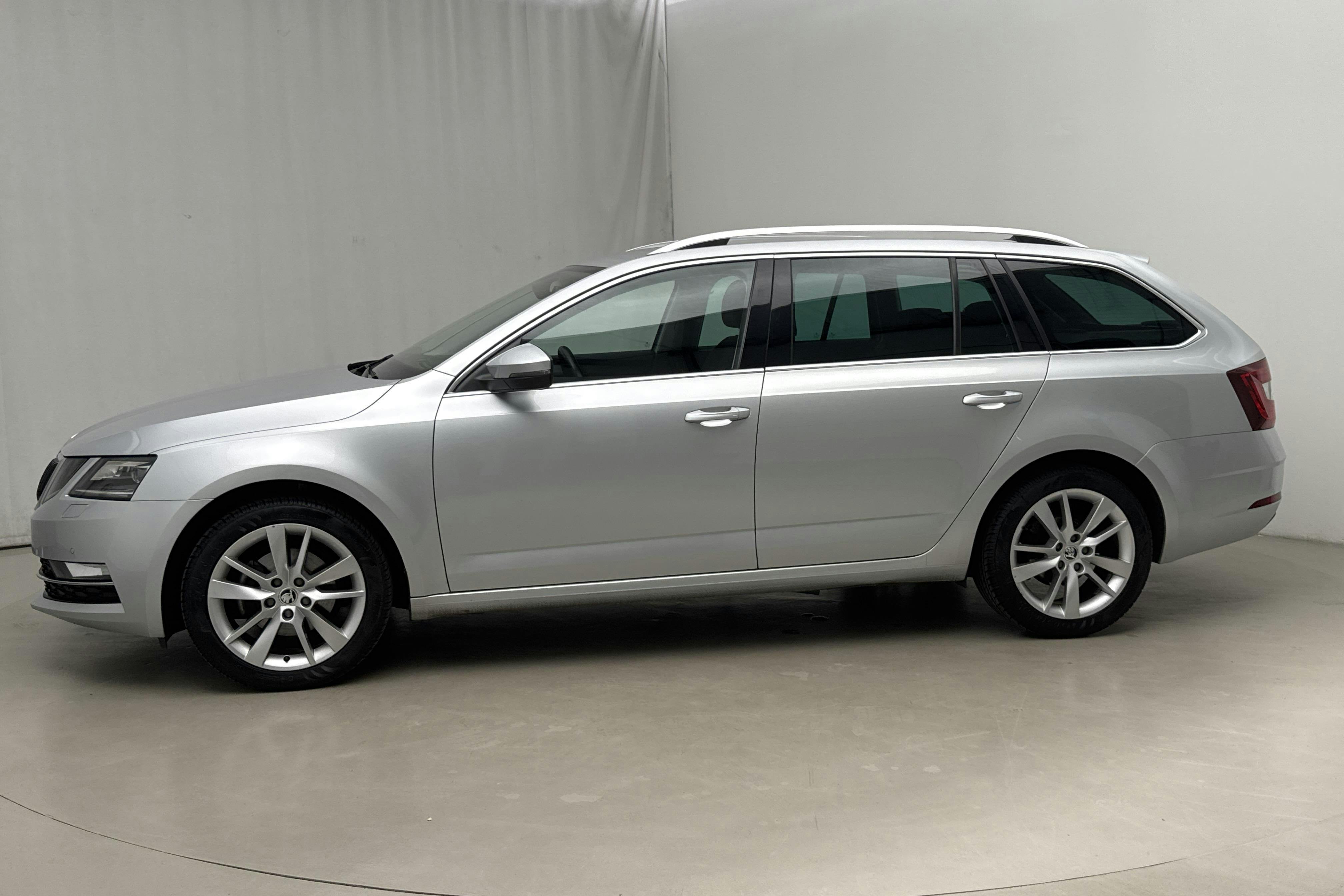 Presentation photo 2 of 17: Skoda Octavia III 1.5 TSI Combi (150hk) - 107 210 km - Automatic - silver - 2020