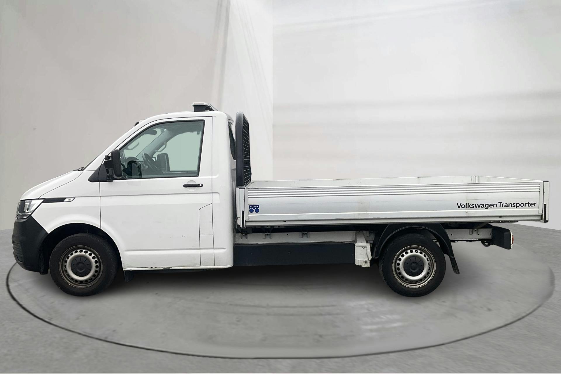 Presentationsfoto 2 av 12: VW Transporter Pickup T6.1 TDI (150hk) - 5 169 mil - Automat - vit - 2023