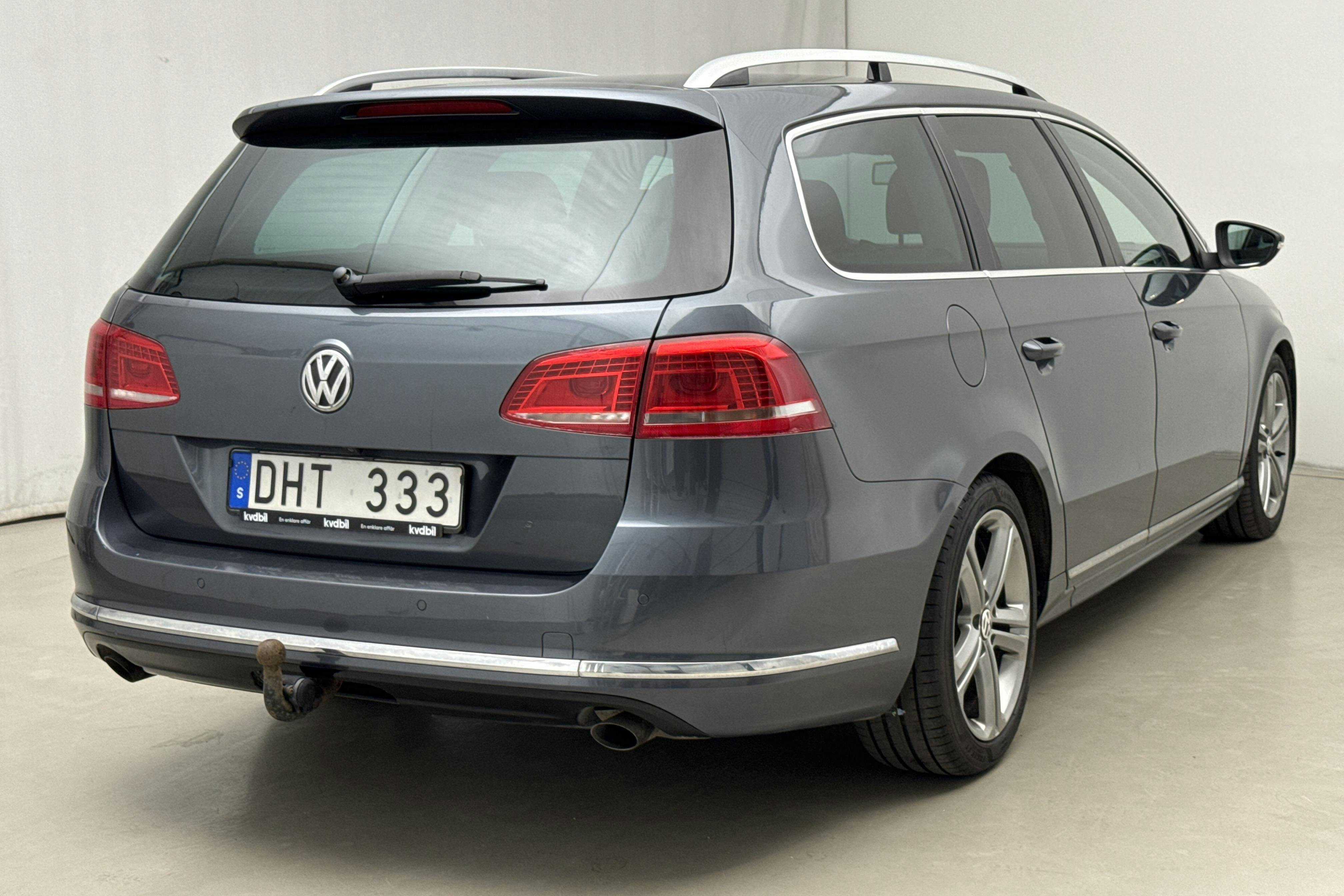 VW Passat 2.0 TDI BlueMotion Technology Variant 4Motion (177hk) - 19 031 mil - Automat - Light Grey - 2013