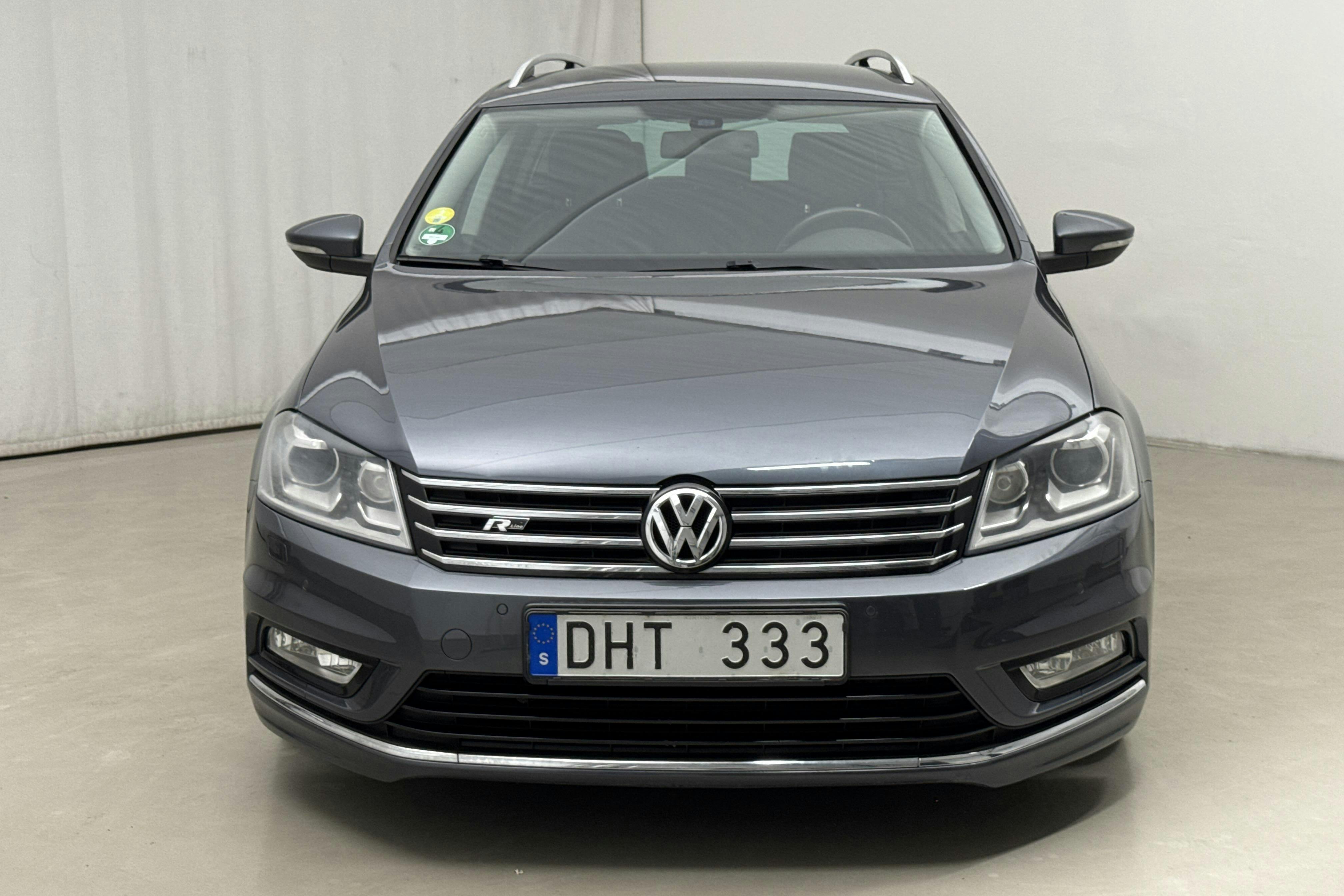 VW Passat 2.0 TDI BlueMotion Technology Variant 4Motion (177hk) - 19 031 mil - Automat - Light Grey - 2013