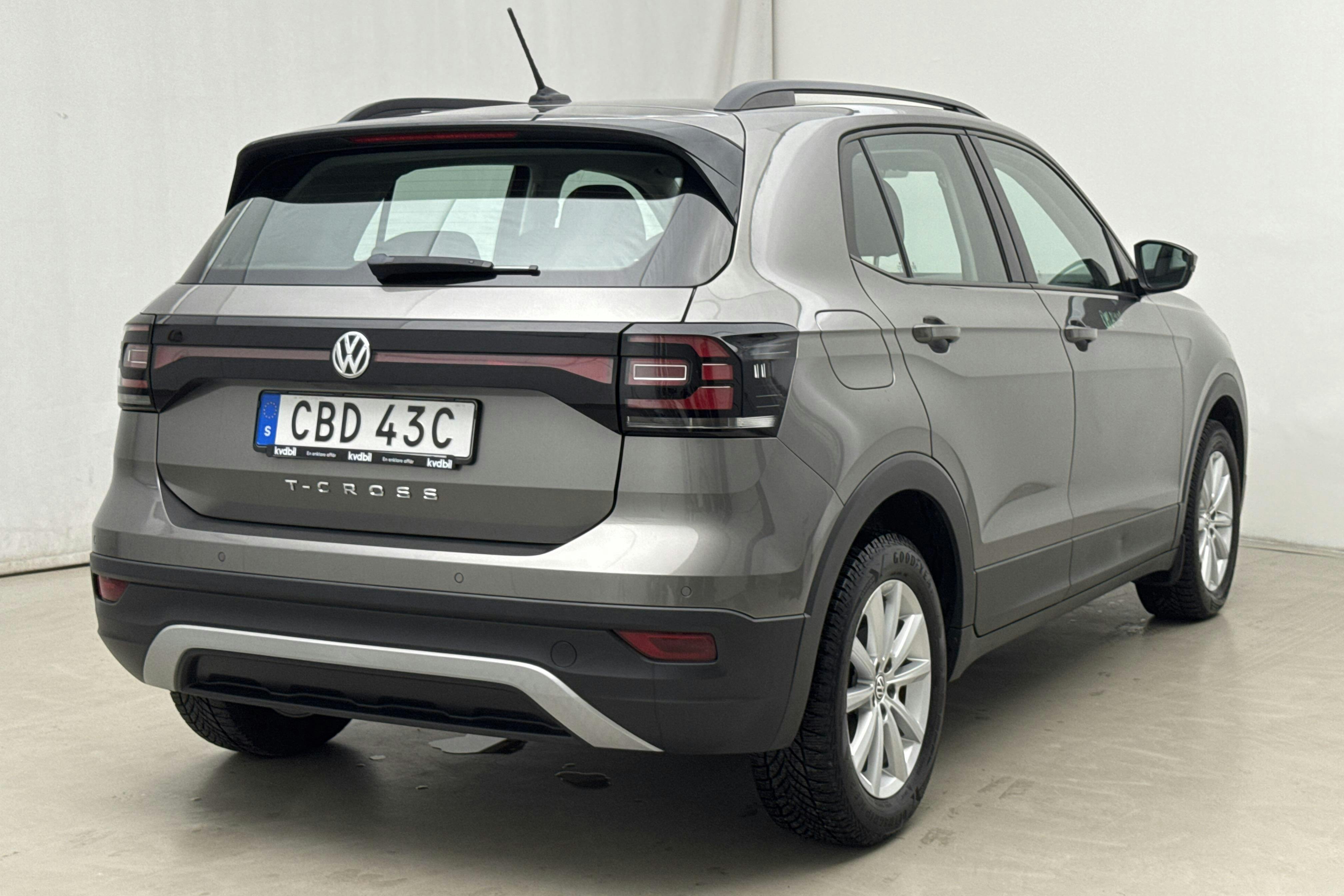 VW T-Cross 1.0 TSI (95hk) - 6 485 mil - Manuell - grå - 2019
