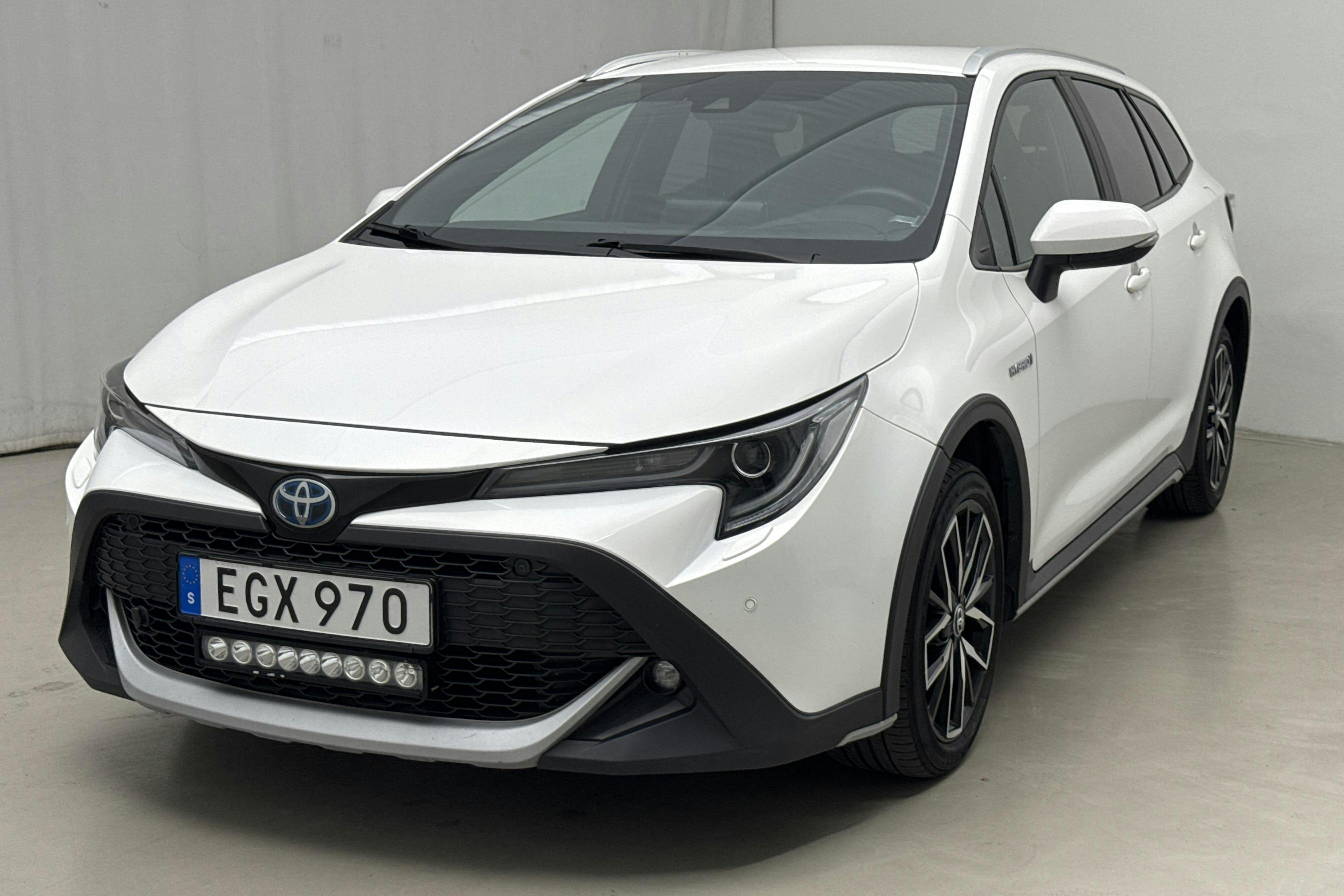 Toyota Corolla TREK 1.8 Hybrid Touring Sports (122hk) - 61 950 km - Automatic - white - 2020