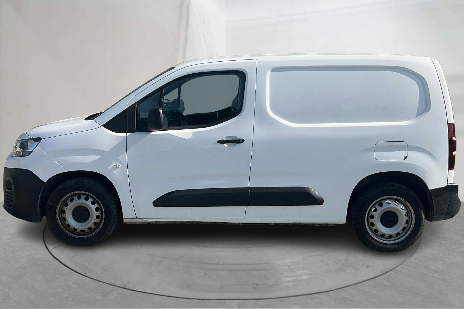 Presentationsfoto 2 av 13: Citroën Berlingo 1.5 BlueHDi Skåp (100hk) - 10 694 mil - Manuell - vit - 2020