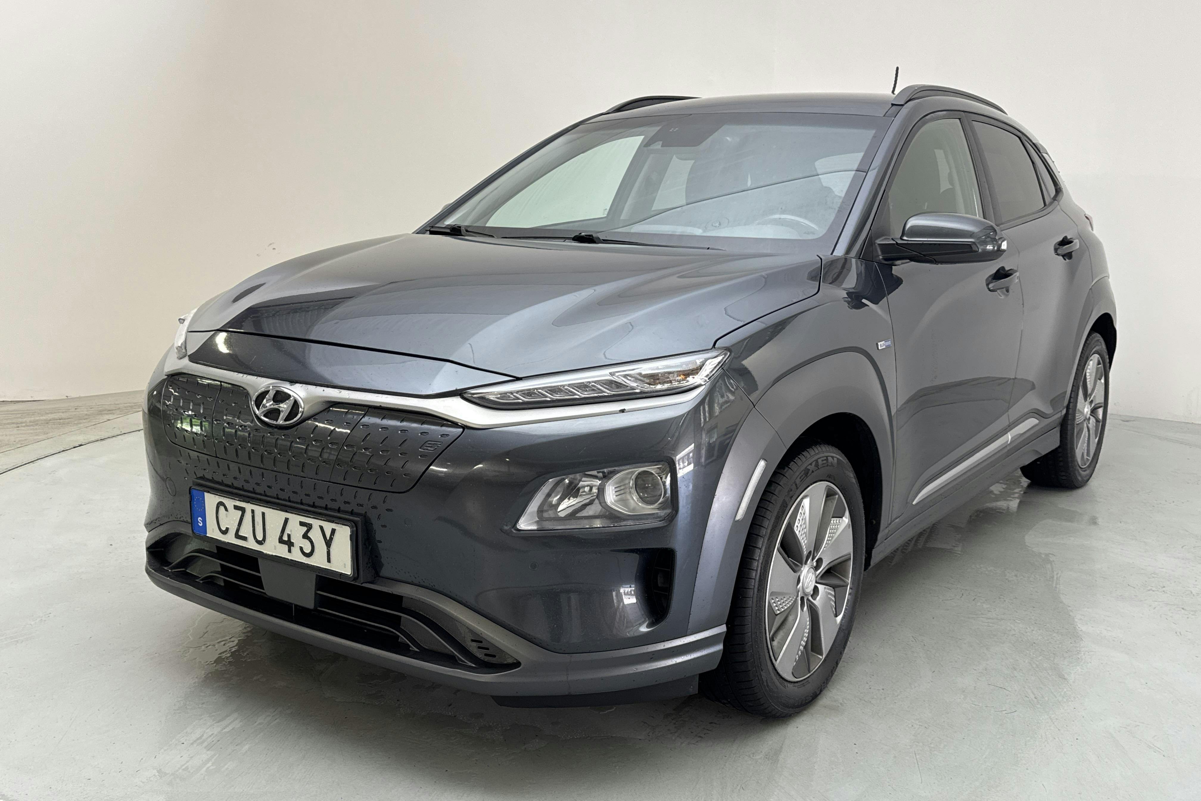 Hyundai Kona Electric Long Range 64kWh (204hk) - 19 465 mil - Automat - grå - 2019