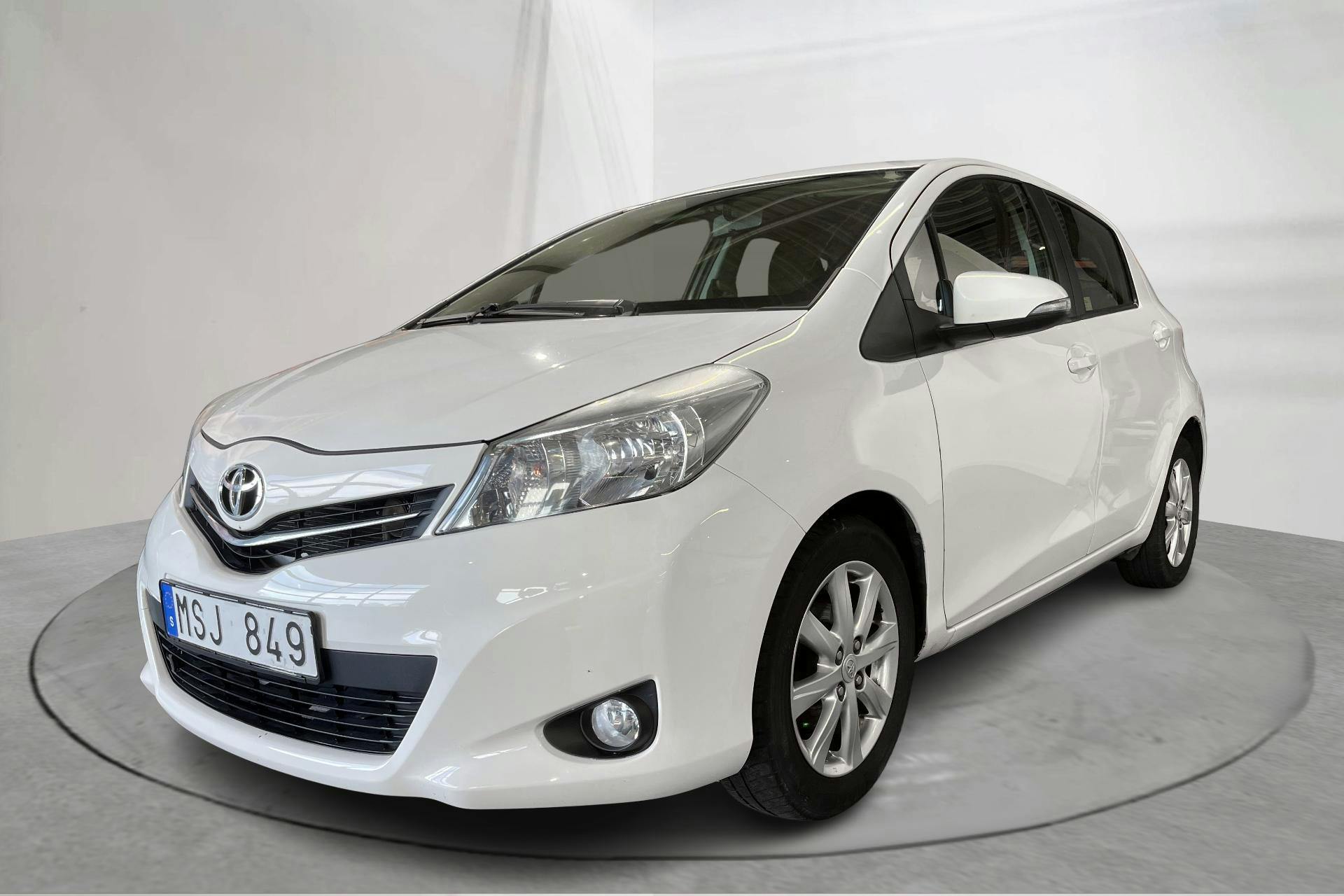 Toyota Yaris 1.4 D-4D 5dr (90hk) - 165 540 km - Manual - white - 2012