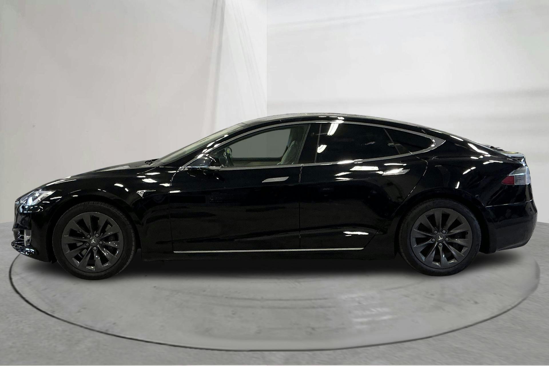 Presentationsfoto 2 av 21: Tesla Model S 100D - 15 852 mil - Automat - svart - 2019