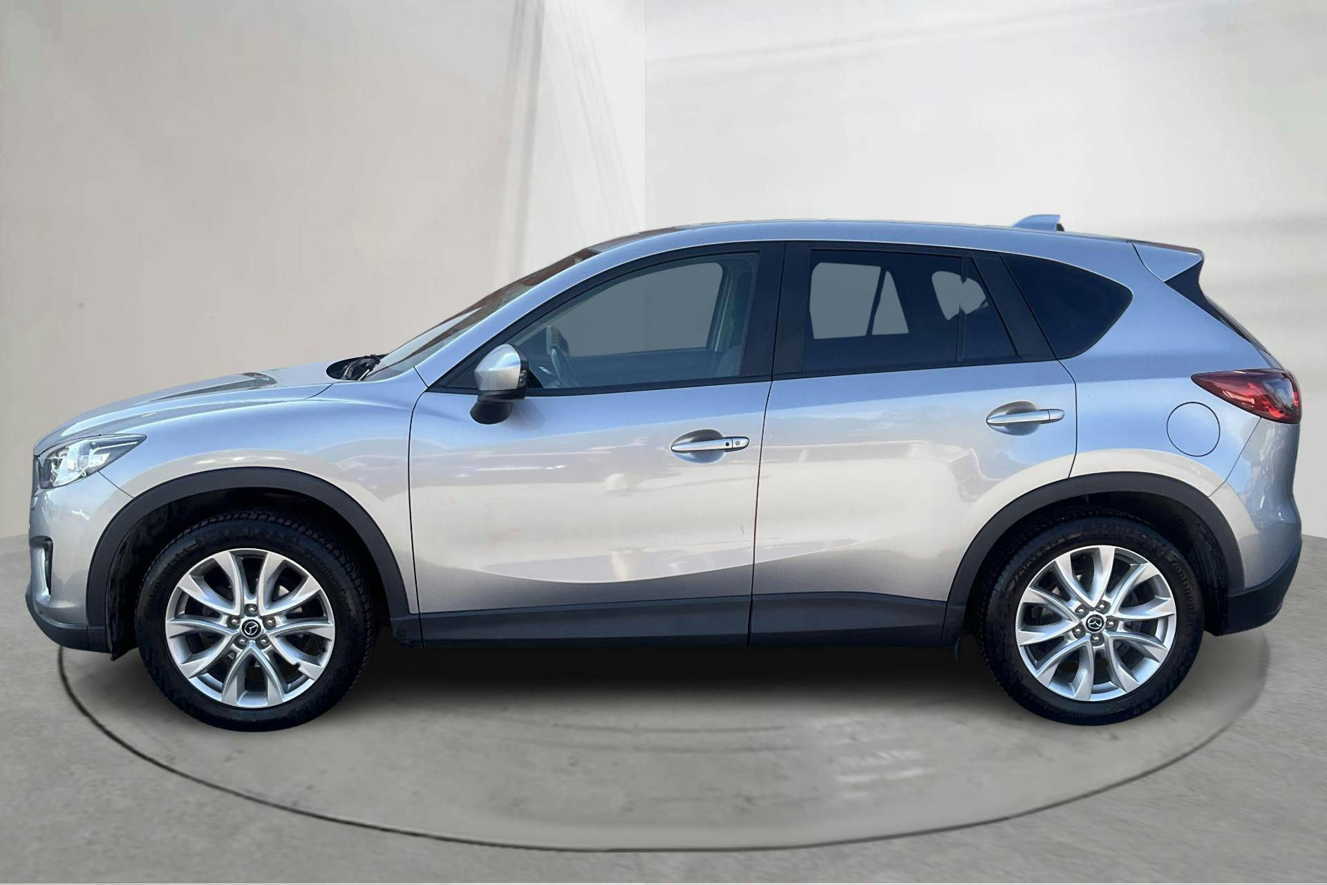 Presentationsfoto 2 av 15: Mazda CX-5 2.2 DE AWD (175hk) - 15 248 mil - Automat - grå - 2015