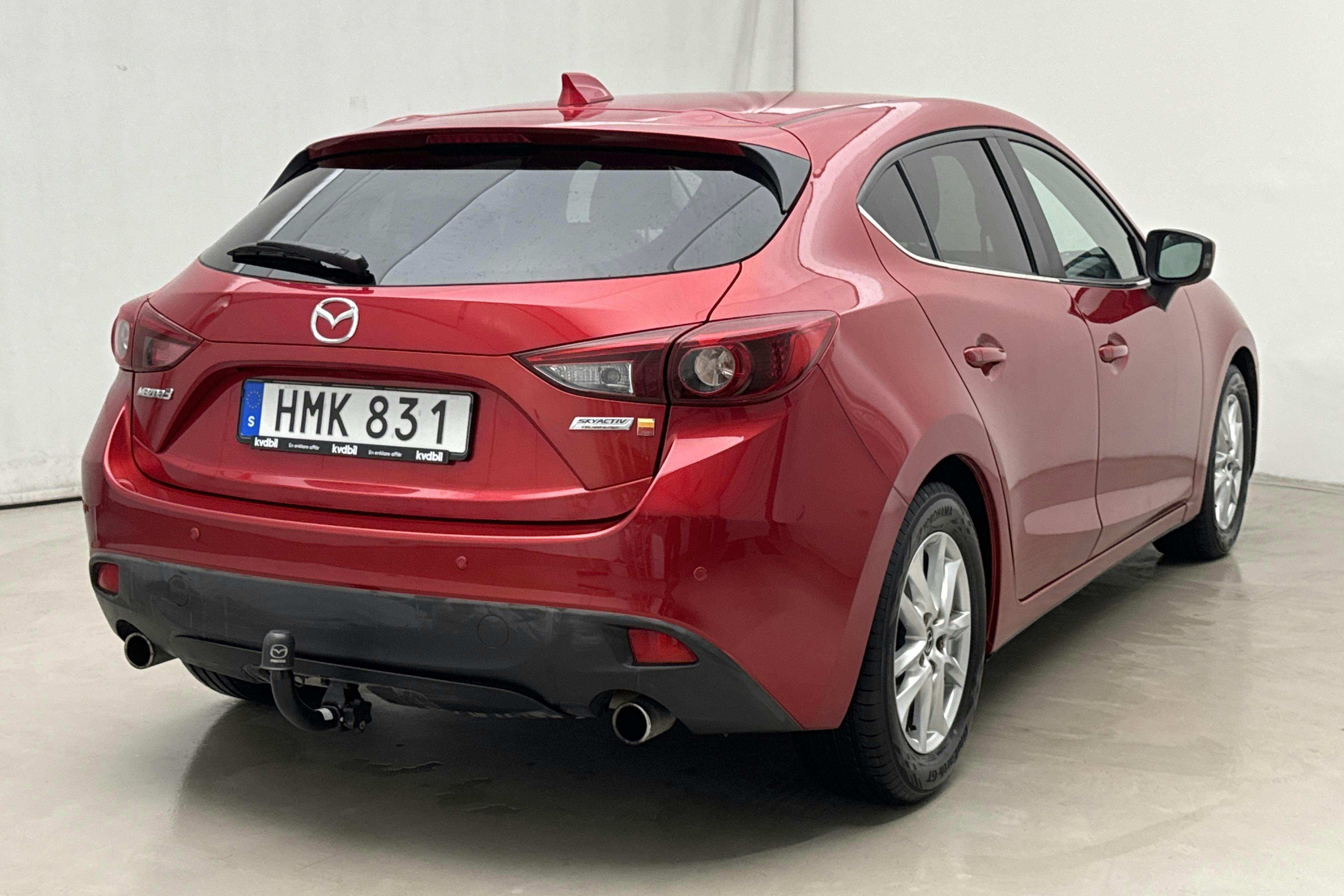 Mazda 3 2.0 5dr (120hk) - 14 391 mil - Manuell - röd - 2015