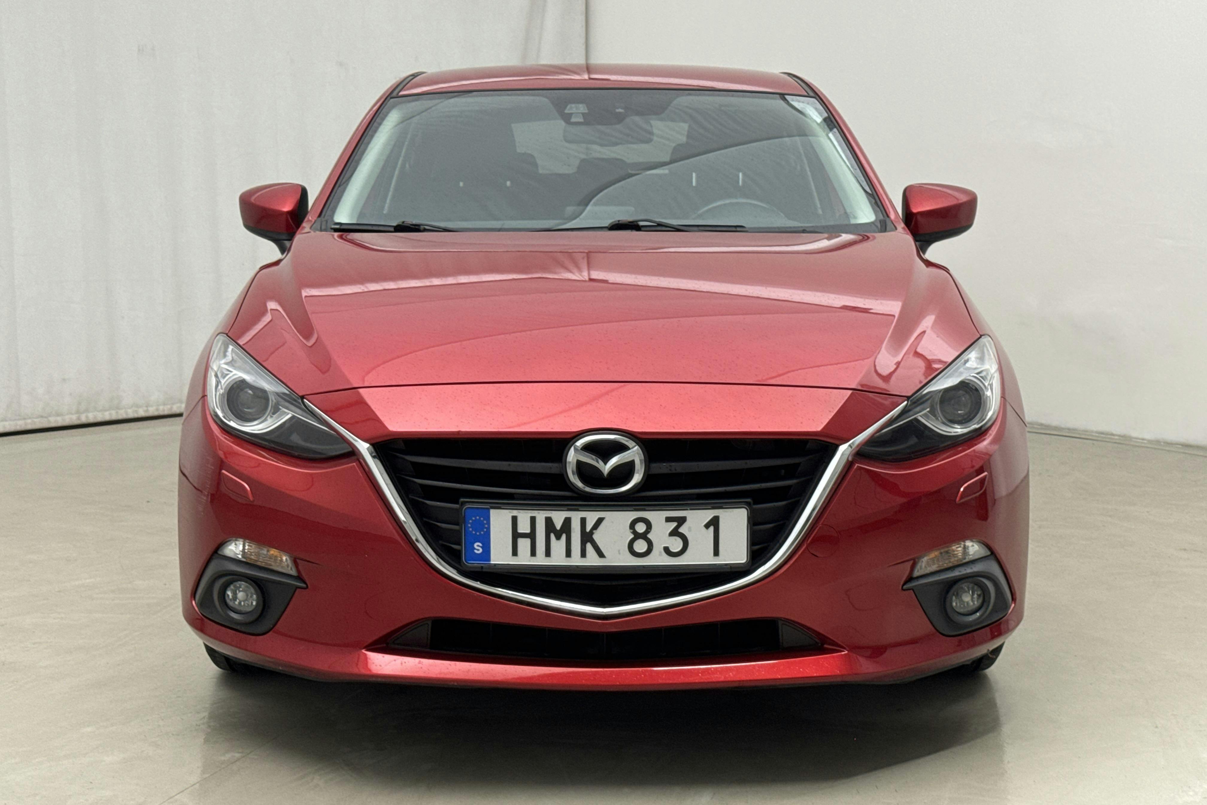 Mazda 3 2.0 5dr (120hk) - 14 391 mil - Manuell - röd - 2015
