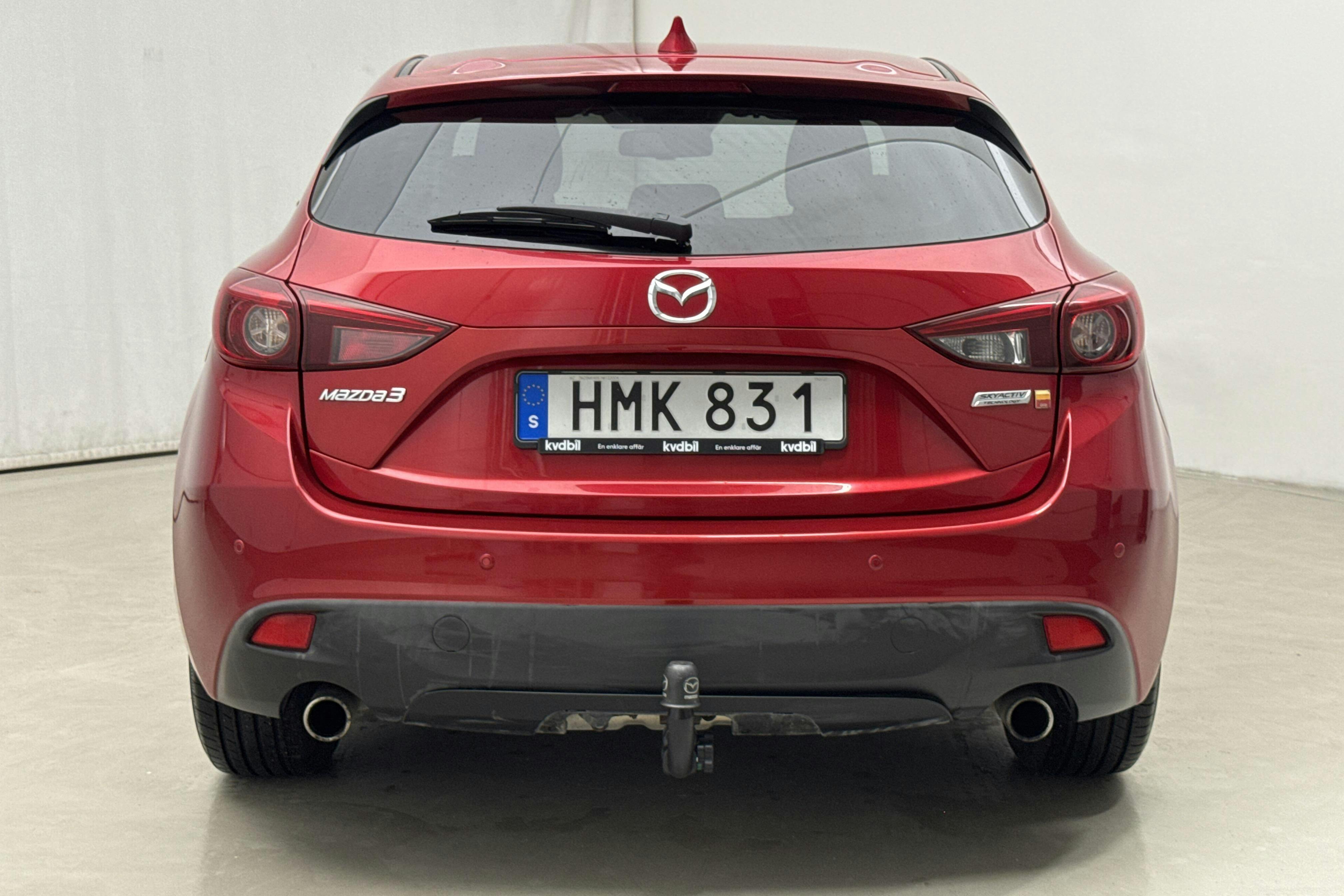 Mazda 3 2.0 5dr (120hk) - 14 391 mil - Manuell - röd - 2015