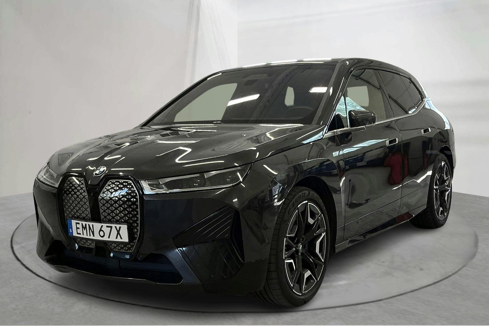 BMW iX xDrive50, I20 (520hk) - 11 748 mil - Automat - grå - 2022