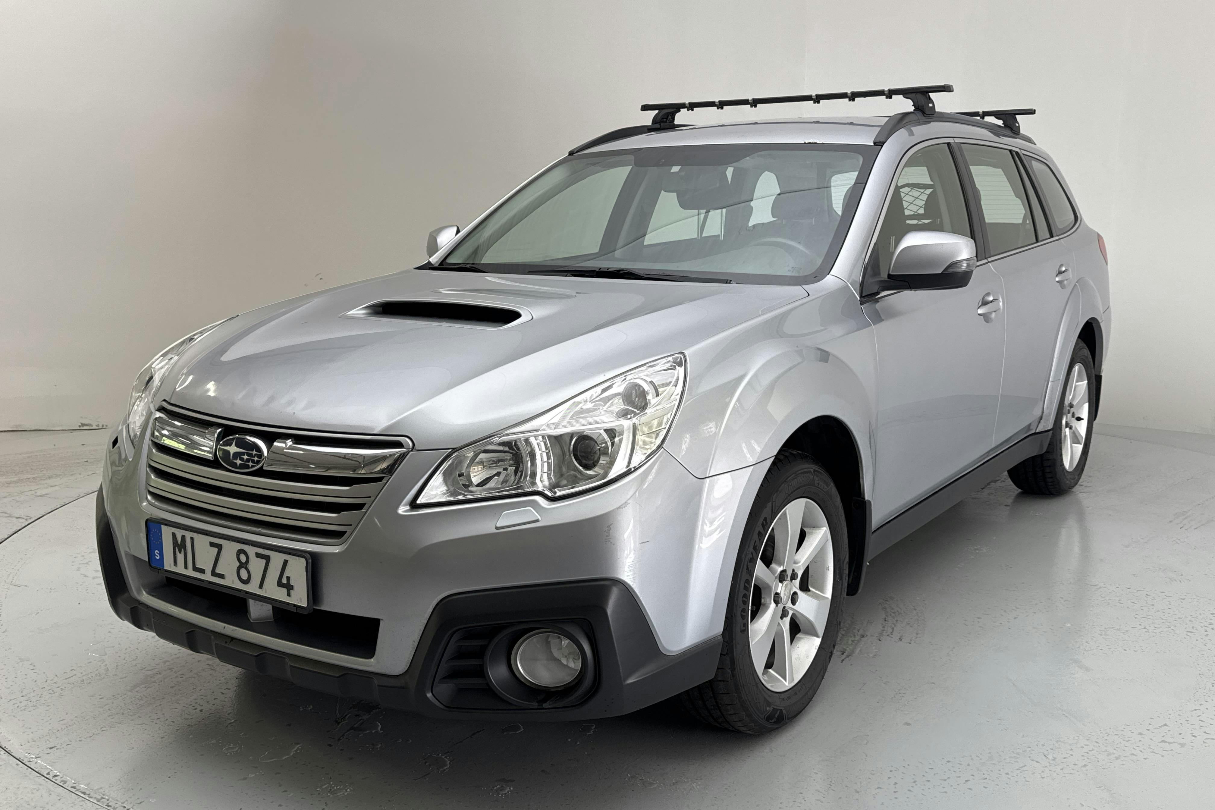 Subaru Outback 2.0D (150hk) - 30 106 mil - Manuell - silver - 2014