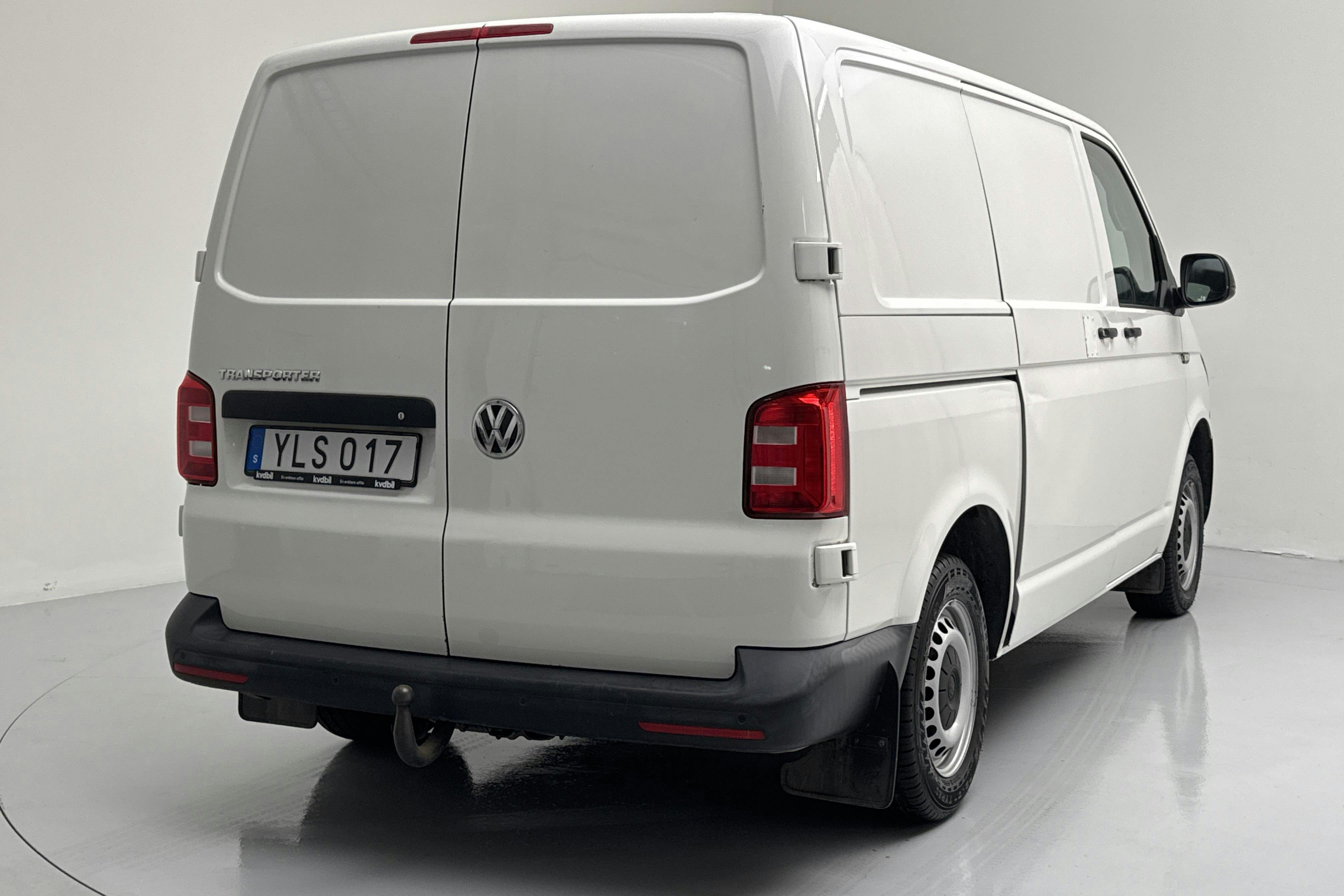 VW Transporter T6 2.0 TDI BMT Skåp (150hk) - 12 332 mil - Automat - vit - 2018