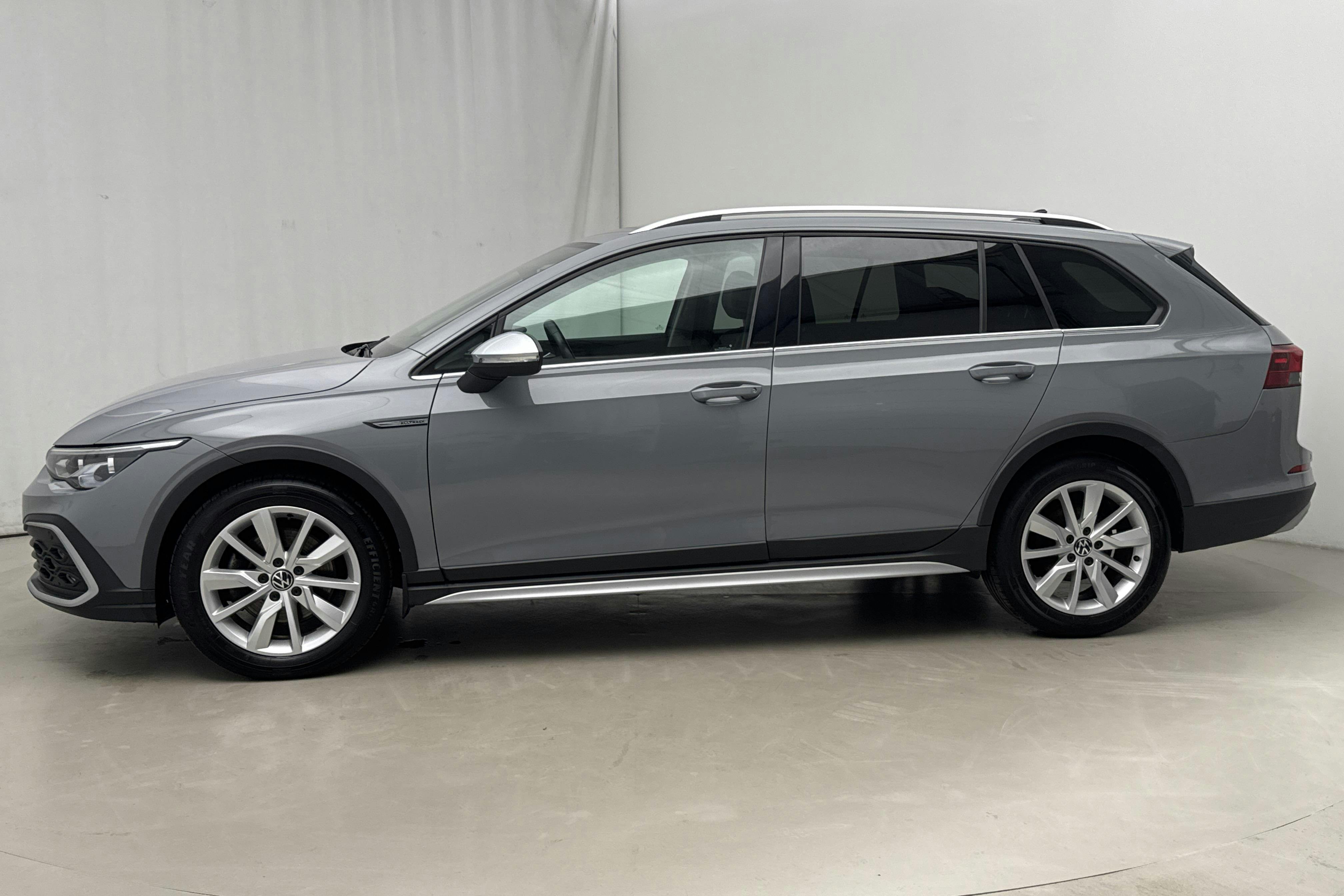 Presentationsfoto 2 av 21: VW Golf Alltrack 2.0 TDI SCR 4Motion (200hk) - 3 465 mil - Automat - grå - 2022