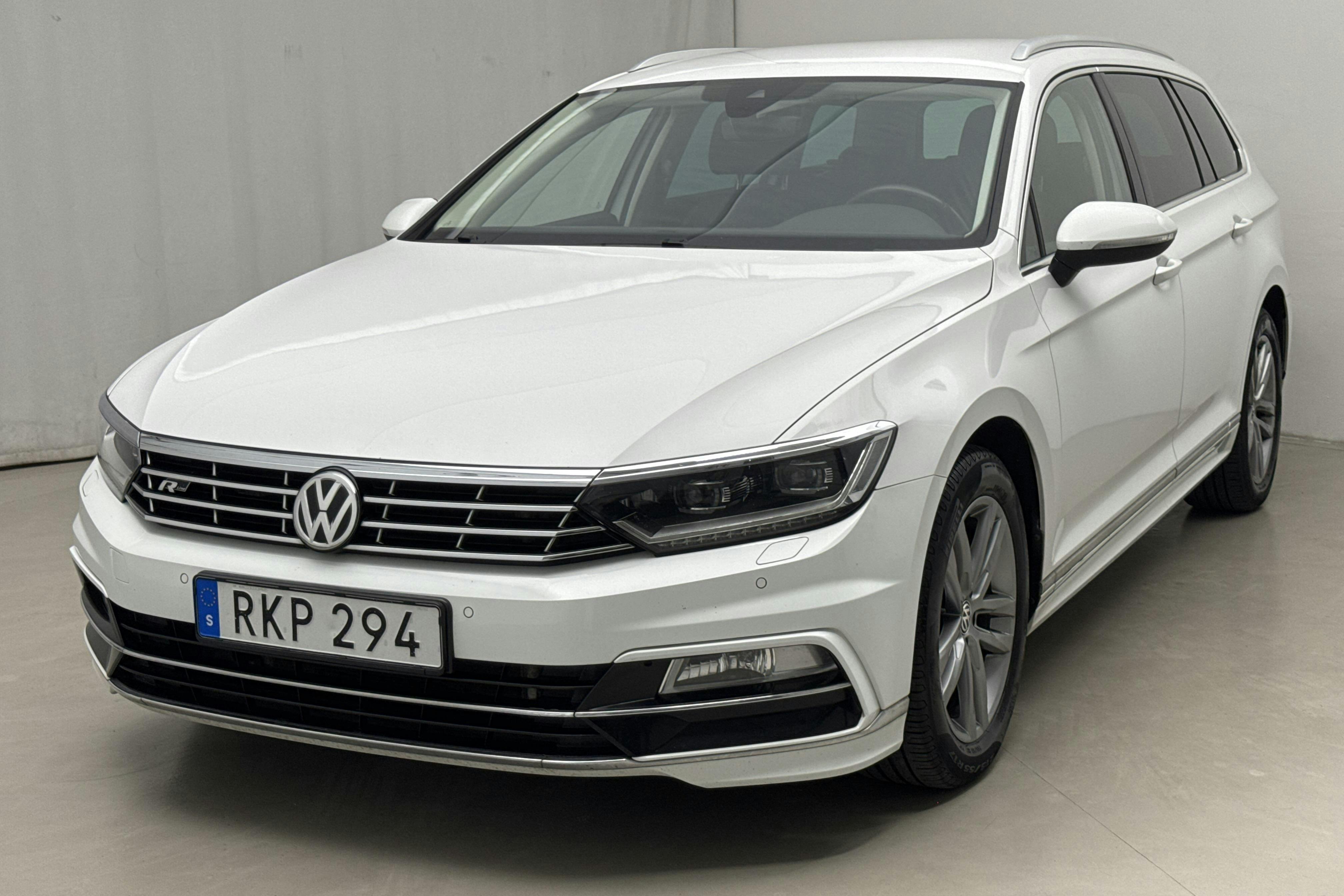 VW Passat 2.0 TDI Sportscombi (150hk) - 117 020 km - Automaattinen - valkoinen - 2018