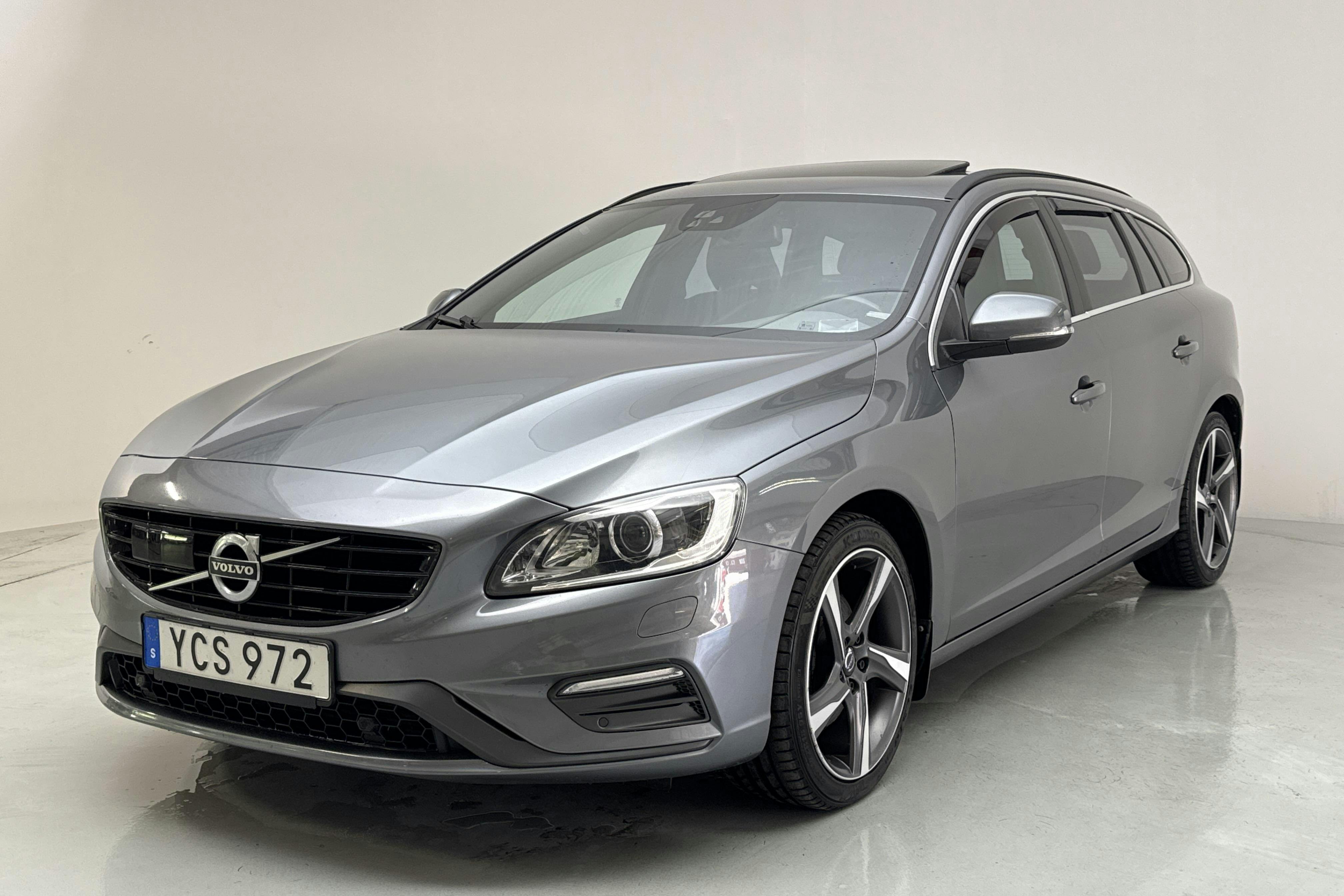 Volvo V60 D3 (150hk) - 13 679 mil - Manuell - grå - 2016