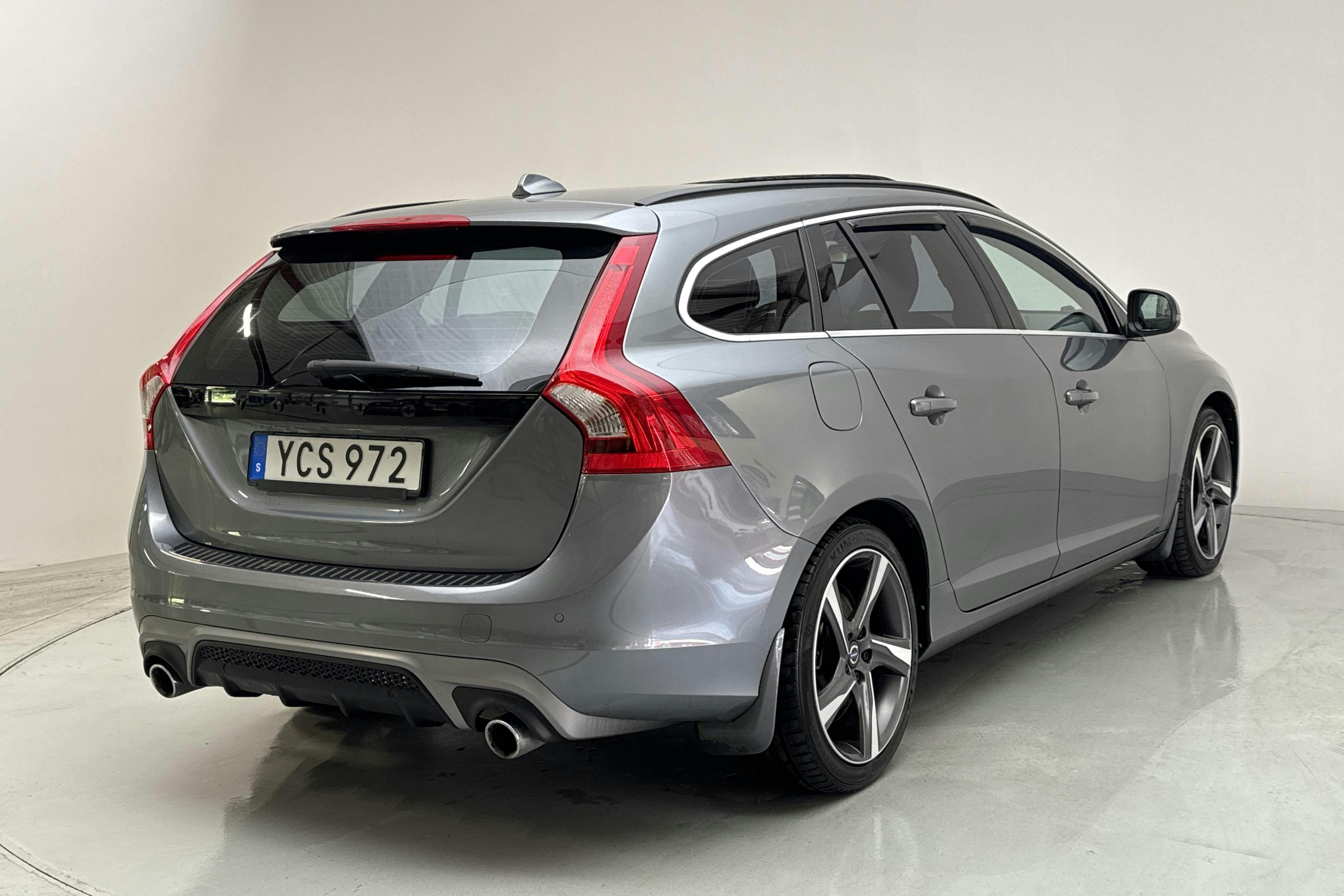 Volvo V60 D3 (150hk) - 13 679 mil - Manuell - grå - 2016