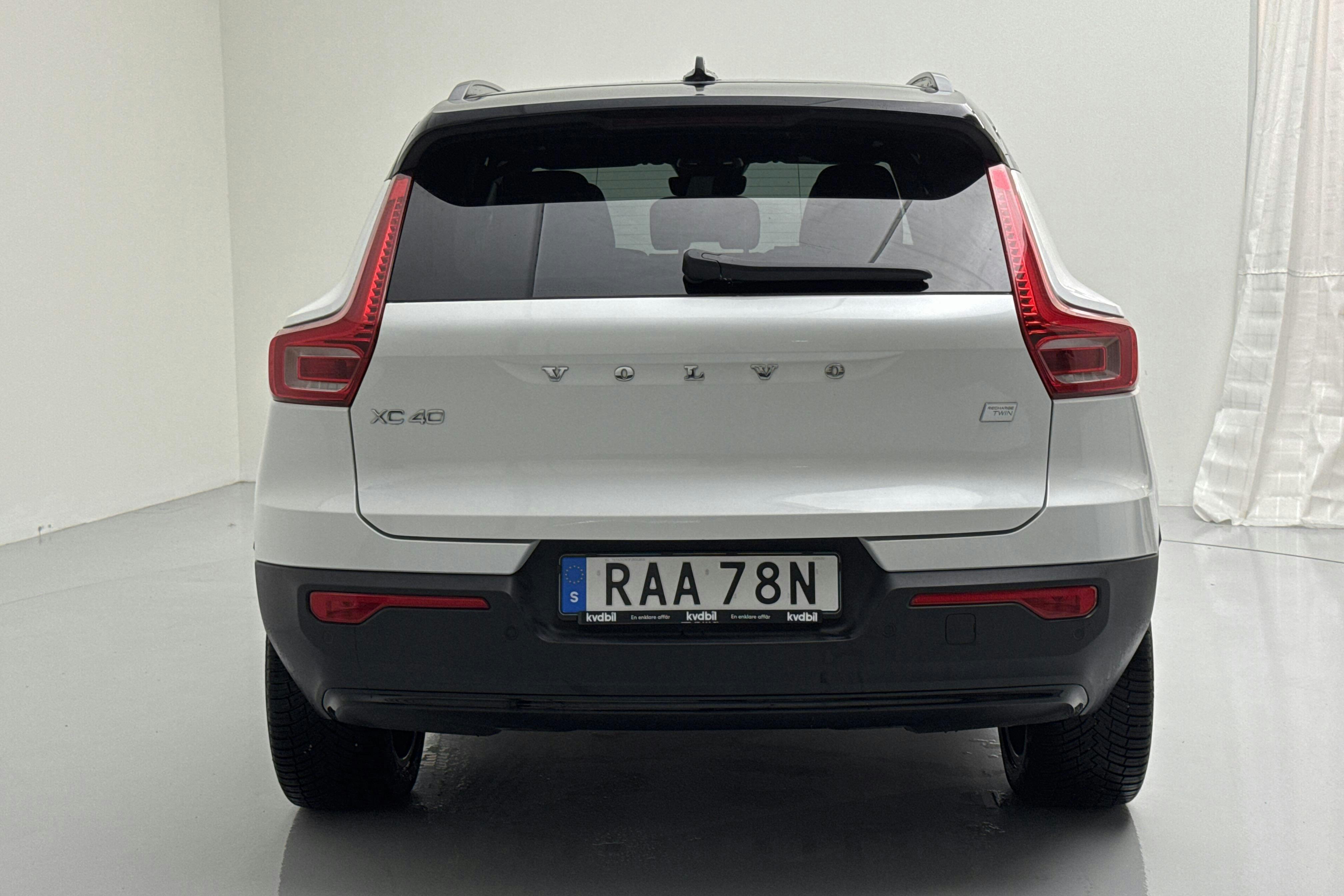 Volvo XC40 P8 Recharge Twin AWD (408hk) - 6 639 mil - Automat - vit - 2023