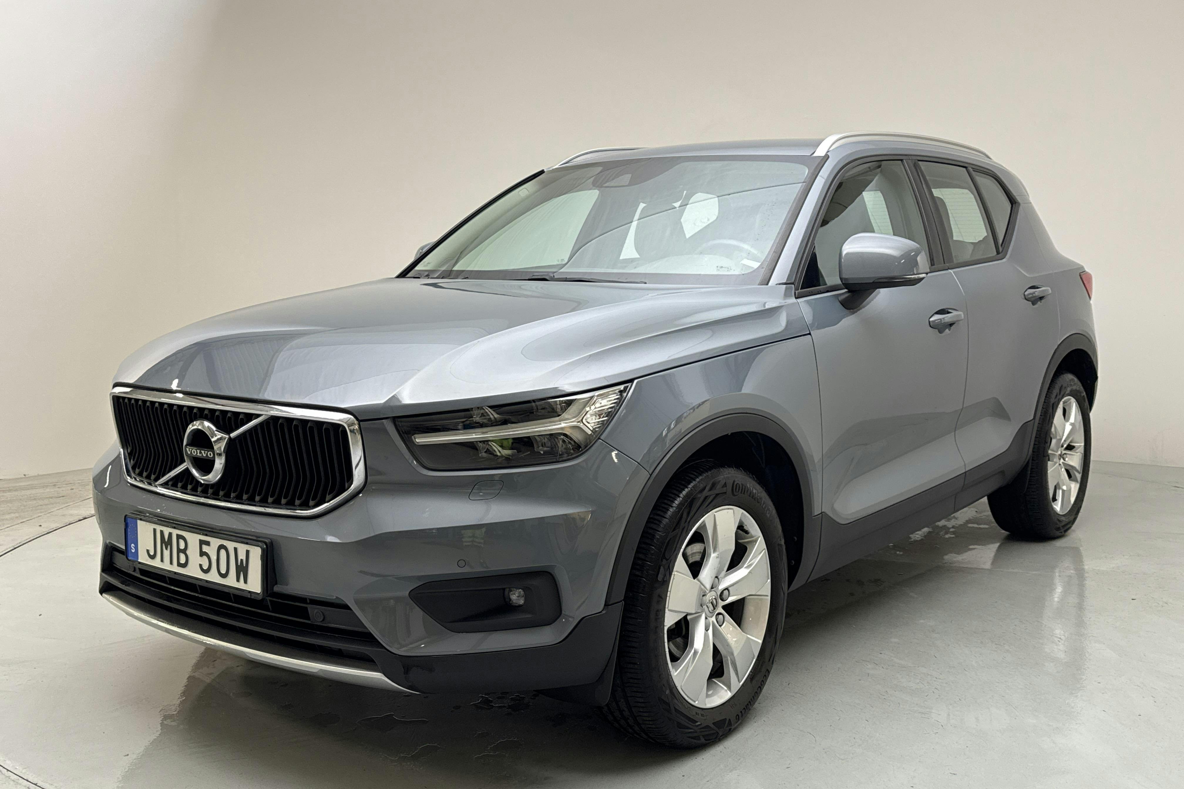 Volvo XC40 D3 2WD (150hk) - 4 778 mil - Manuell - grå - 2020
