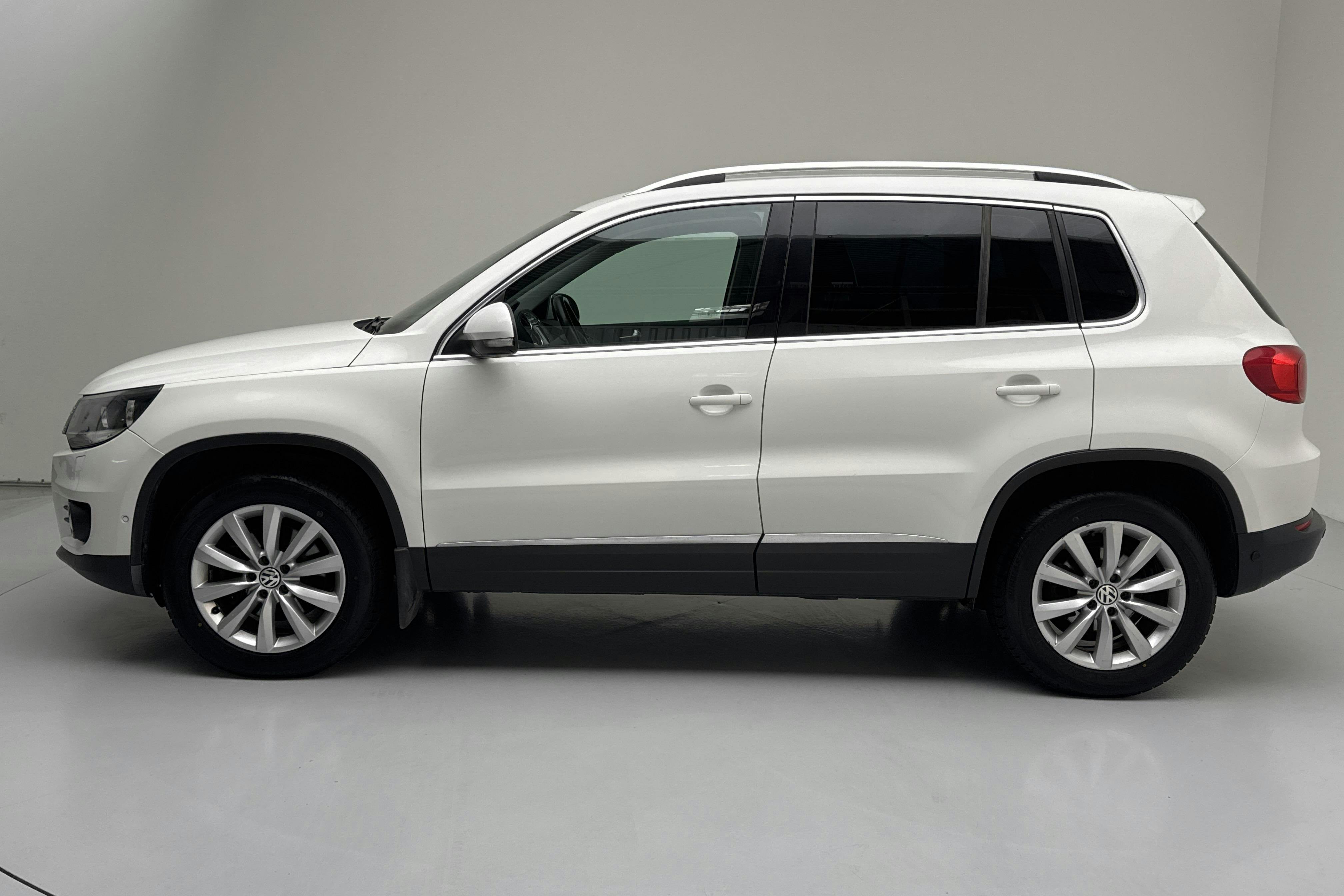 Presentationsfoto 2 av 12: VW Tiguan 1.4 TSI 4MOTION (160hk) - 15 773 mil - Manuell - vit - 2013