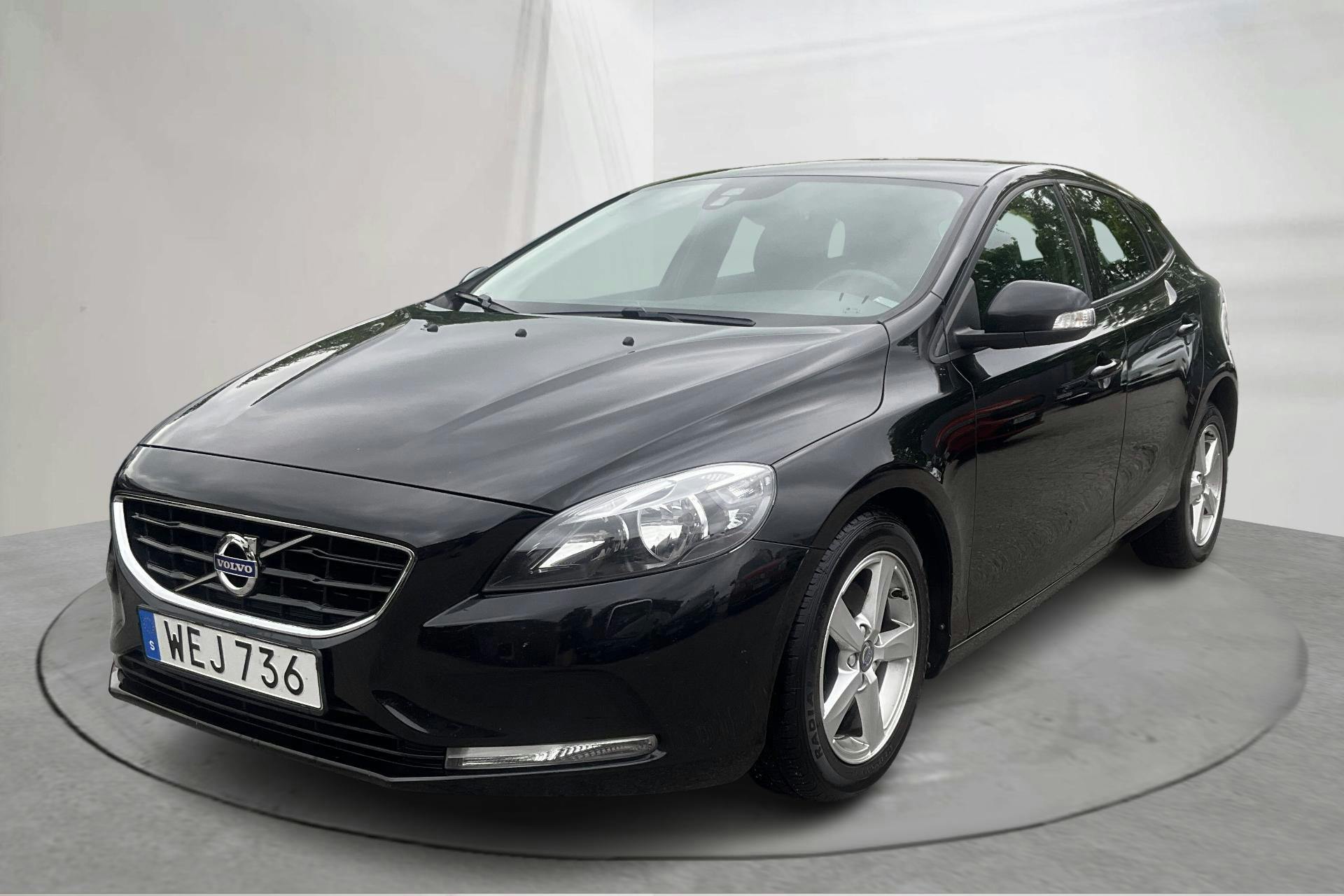 Volvo V40 T2 (122hk) - 12 304 mil - Manuell - svart - 2016