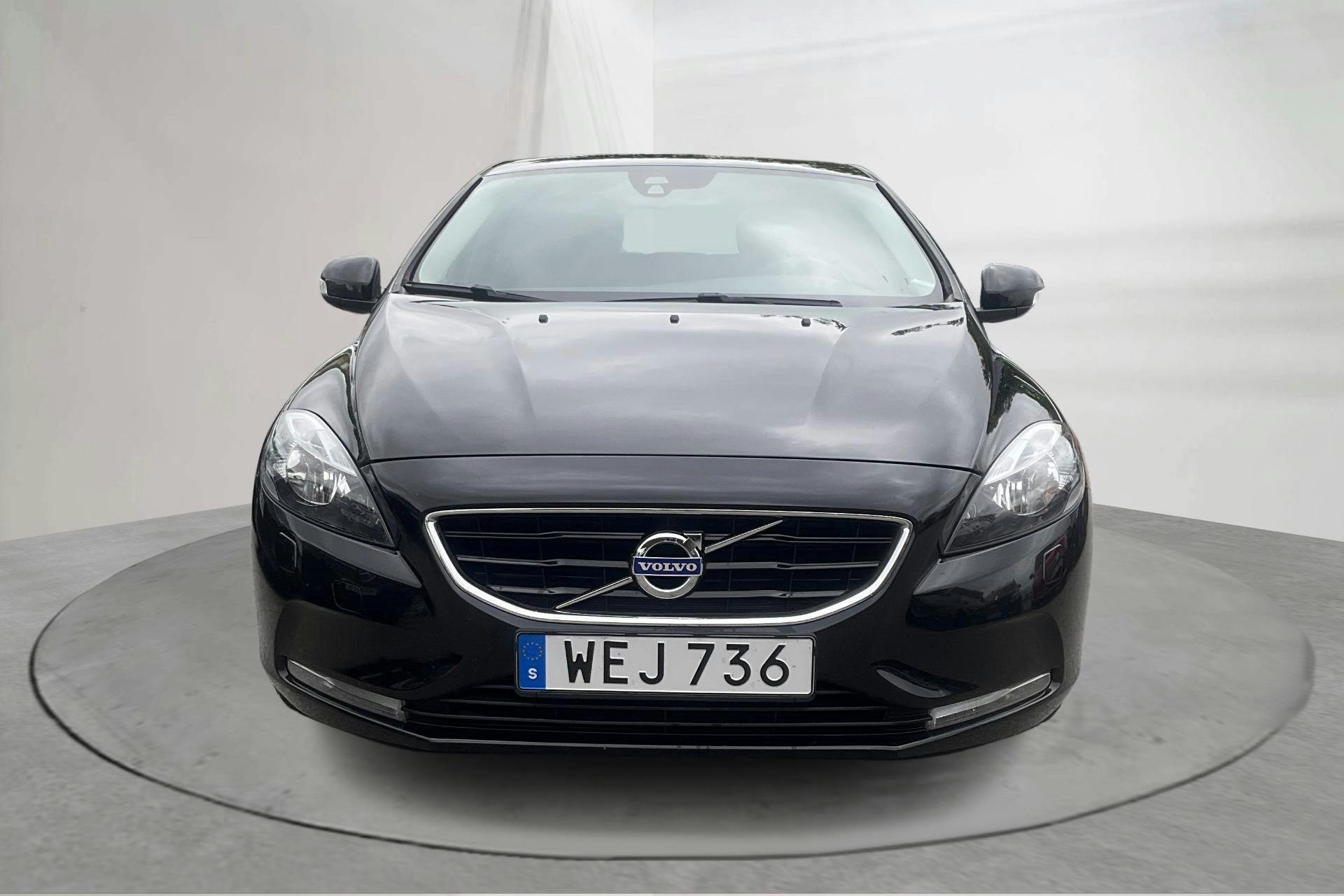 Volvo V40 T2 (122hk) - 12 304 mil - Manuell - svart - 2016