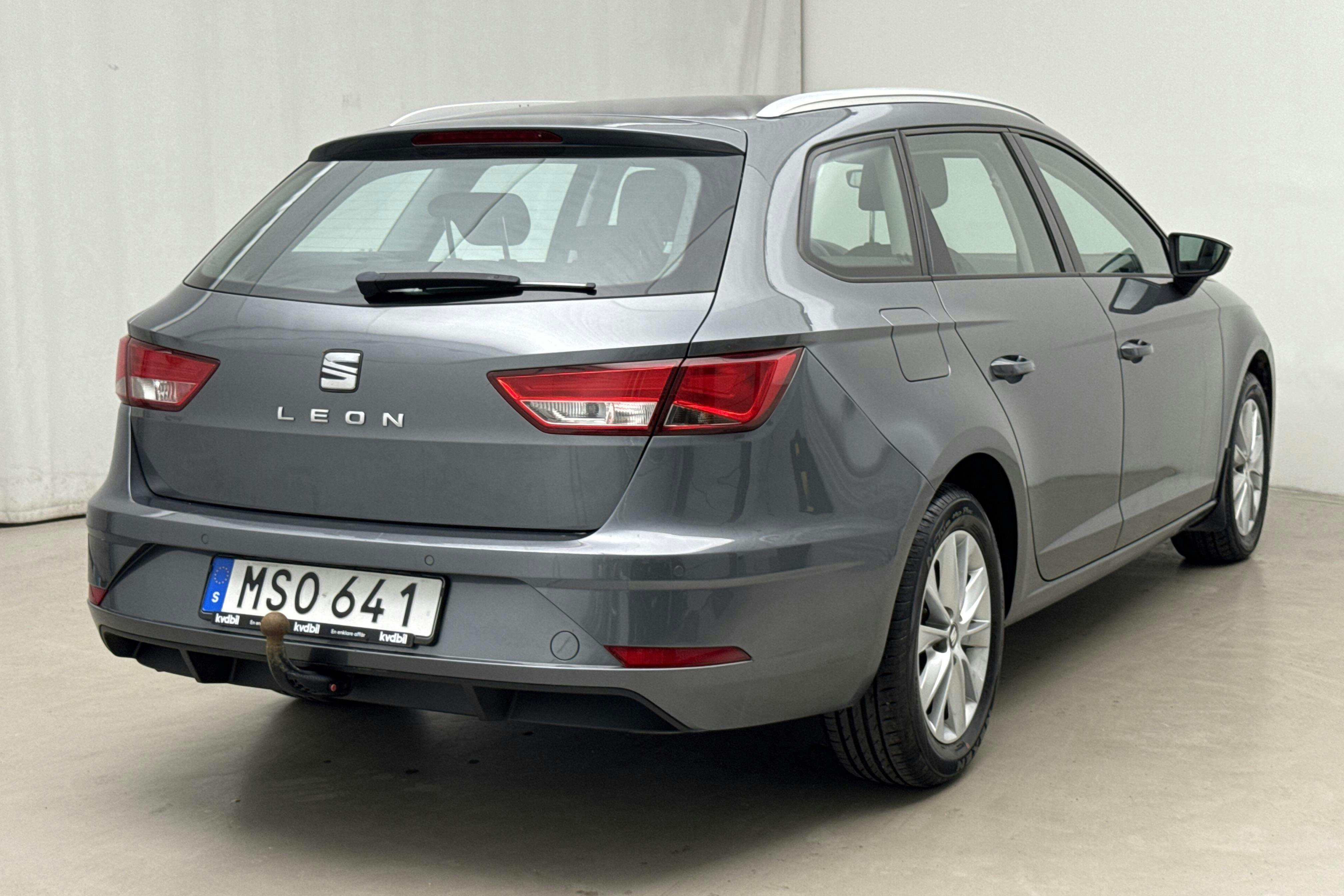 Seat Leon 1.2 TSI ST (110hk) - 9 343 mil - Manuell - grå - 2018