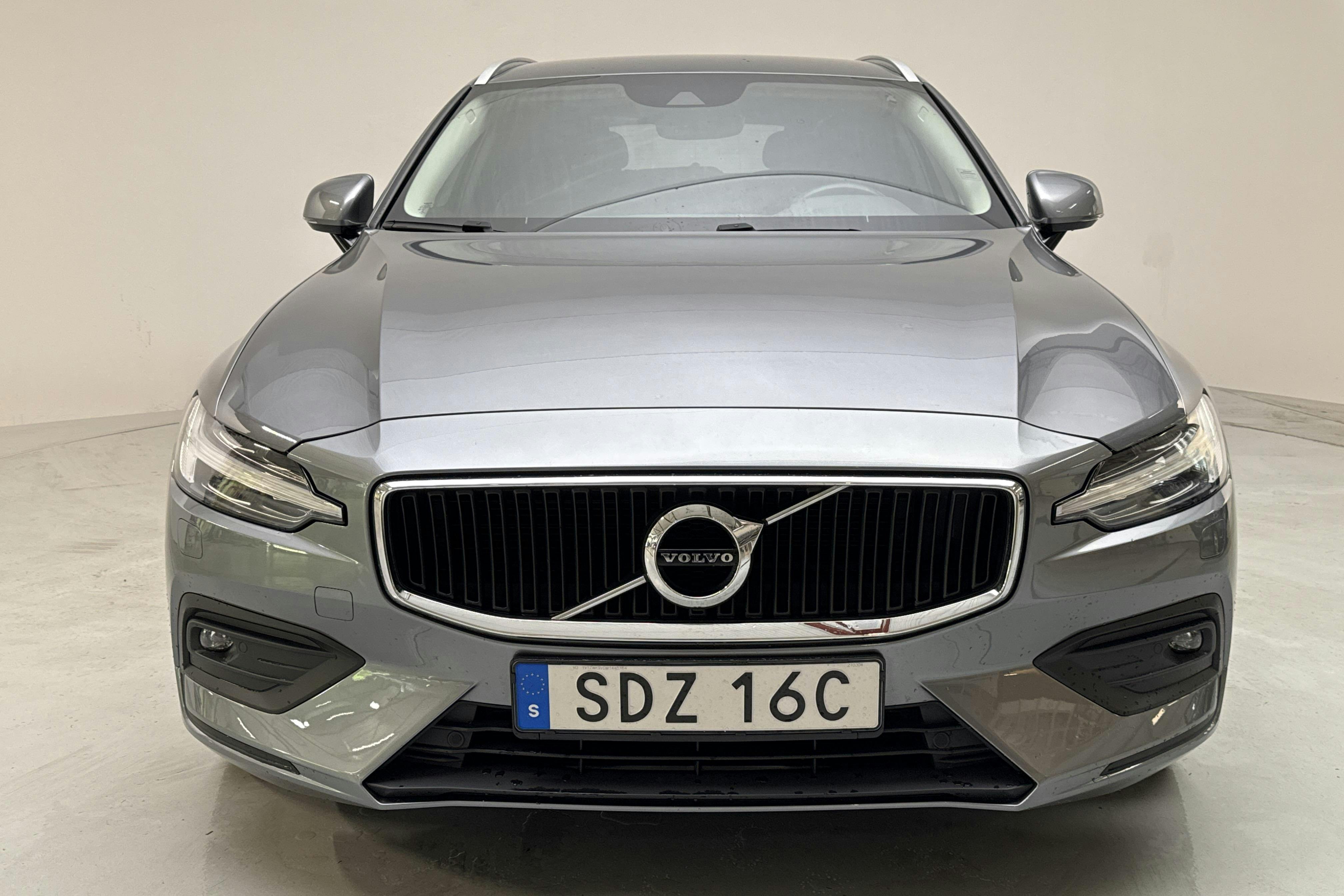 Volvo V60 B4 Mildhybrid, Bensin (197hk) - 4 357 mil - Automat - grå - 2021