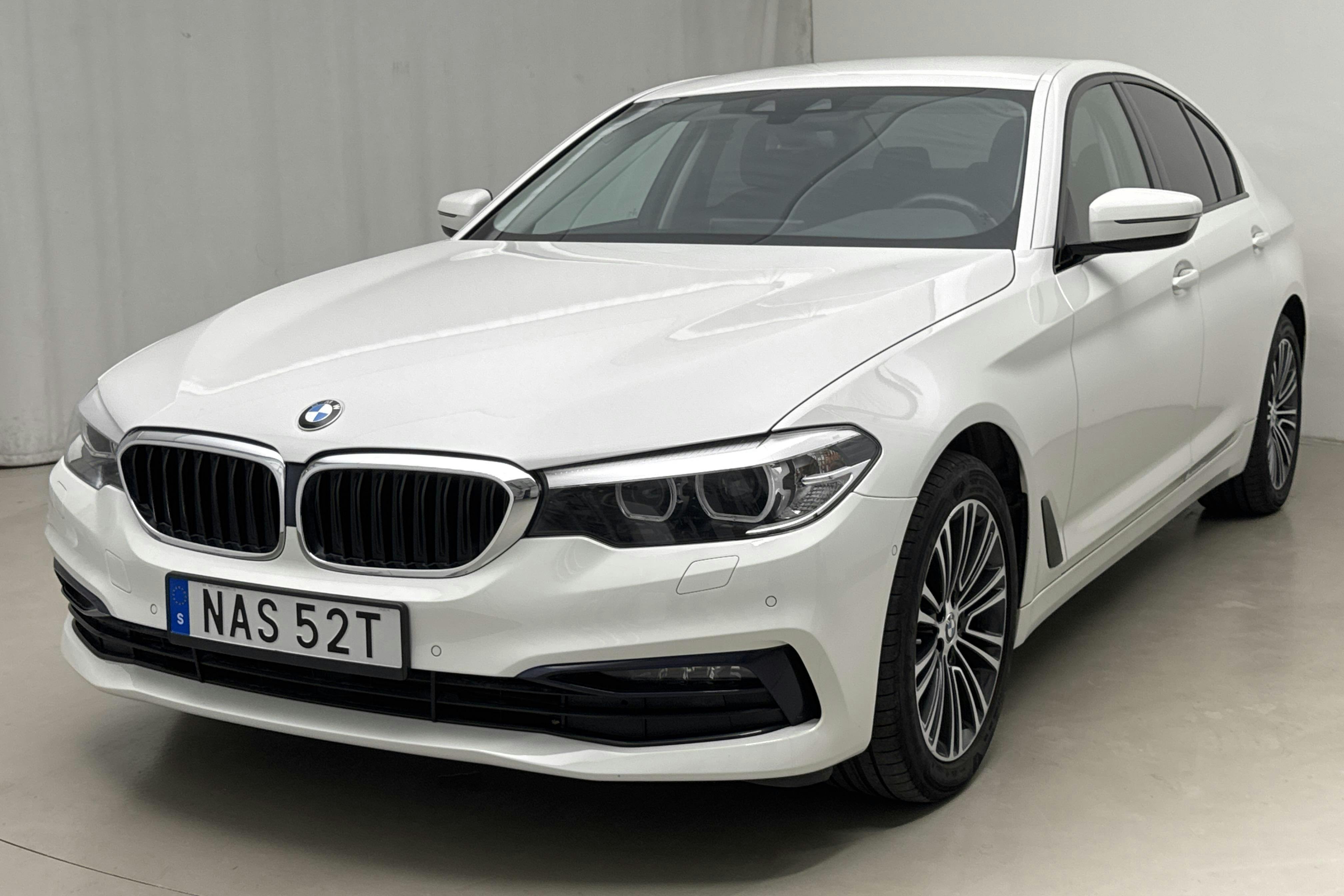 BMW 520d xDrive Sedan MHEV, G30 (190hk) - 50 270 km - Automatic - white - 2020
