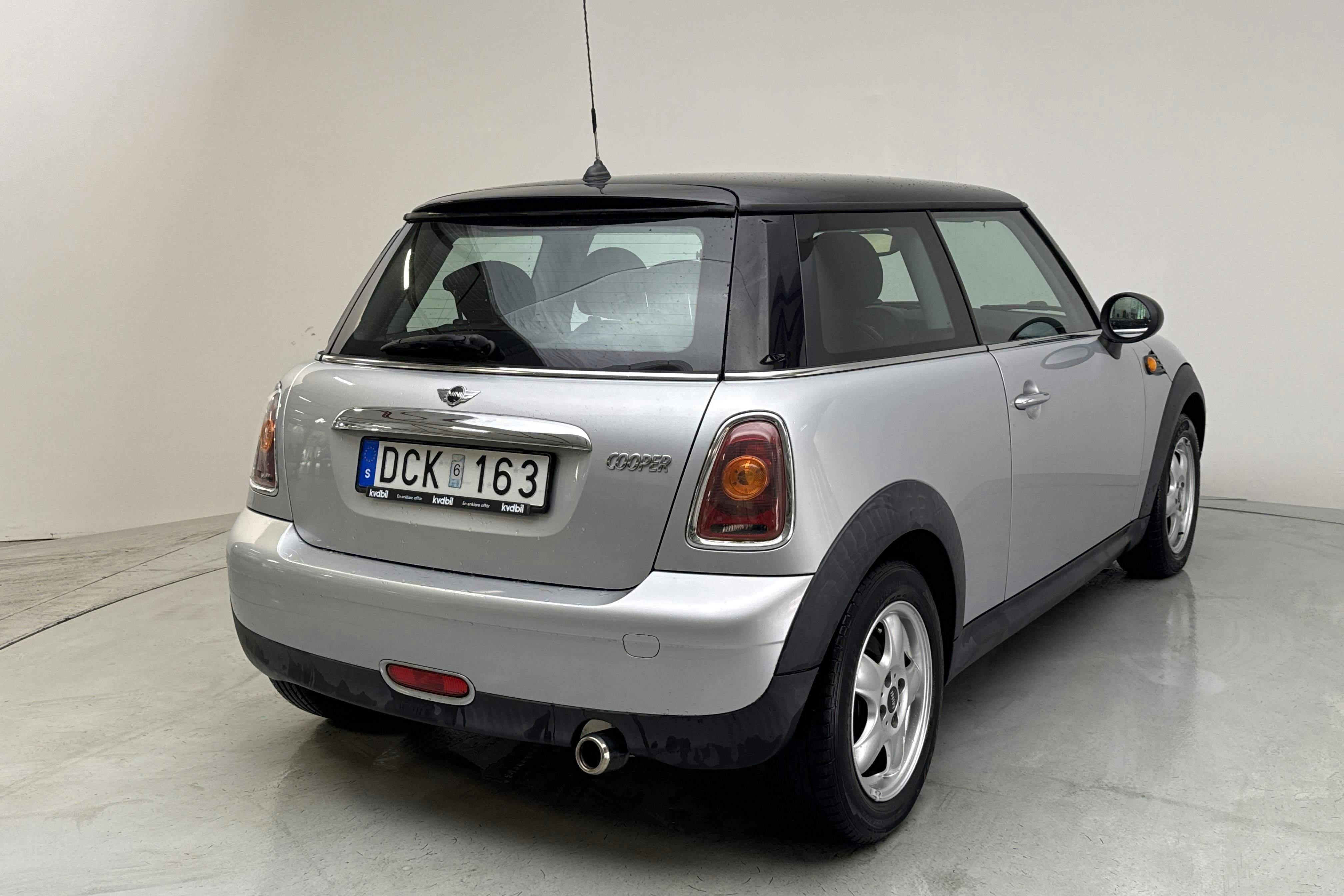 MINI Cooper 1.6 (120hk) - 5 419 mil - Manuell - Light Grey - 2007
