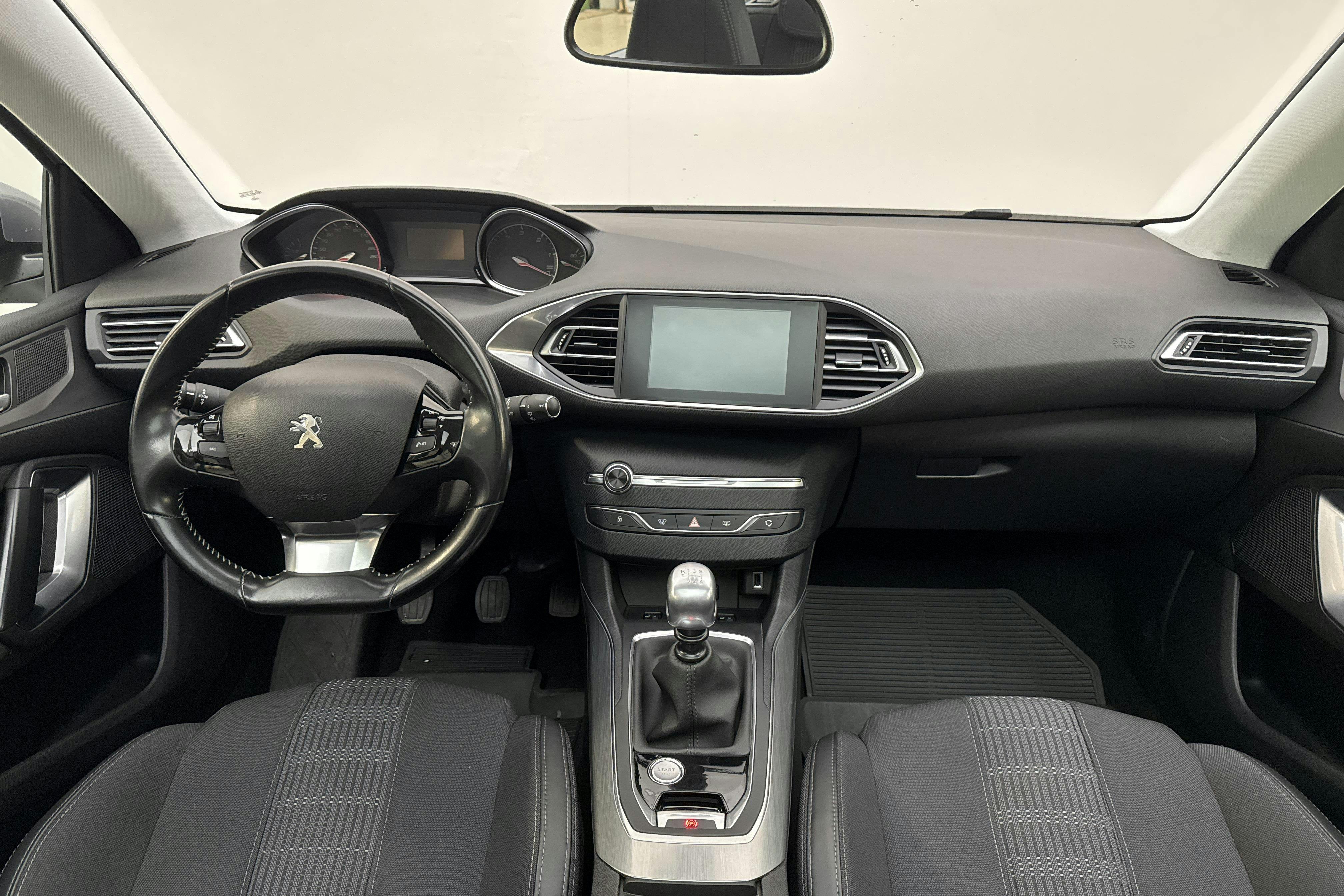 Peugeot 308 SW BlueHDi (120hk) - 14 808 mil - Manuell - grå - 2017