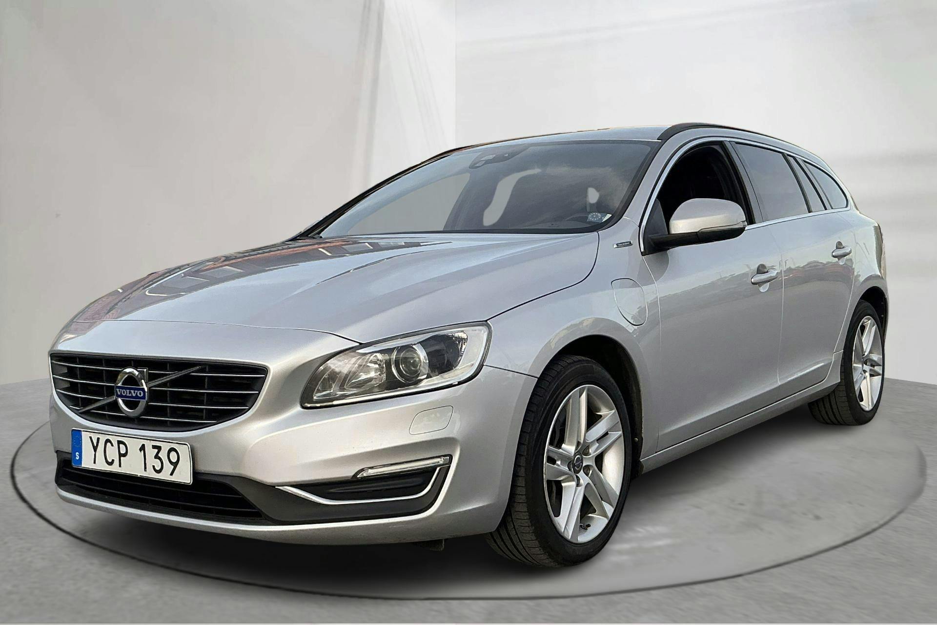Volvo V60 D5 AWD Twin Engine (163hk) - 27 267 mil - Automat - silver - 2016