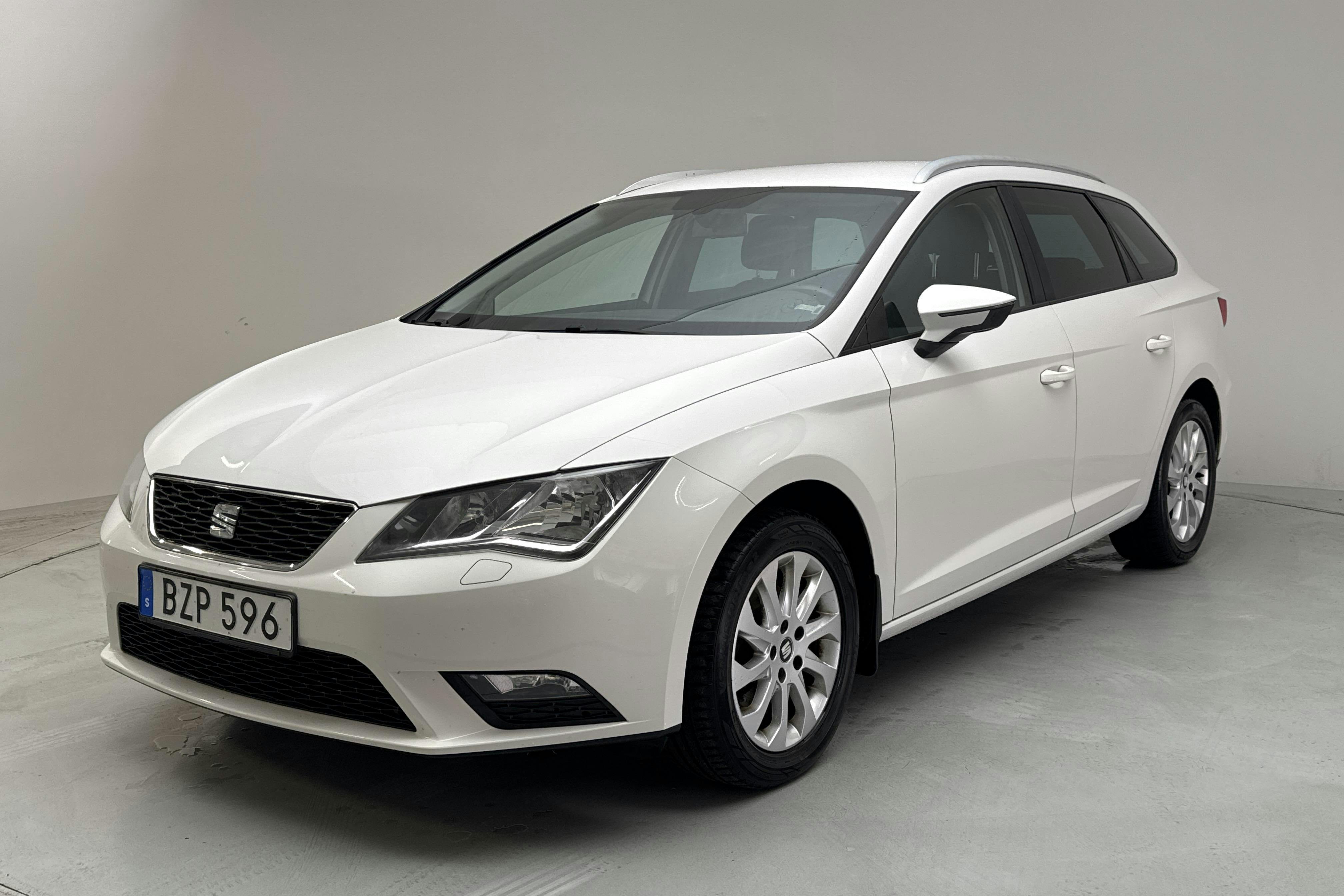 Seat Leon 1.2 TSI ST (110hk) - 110 020 km - Käsitsi - valge - 2015
