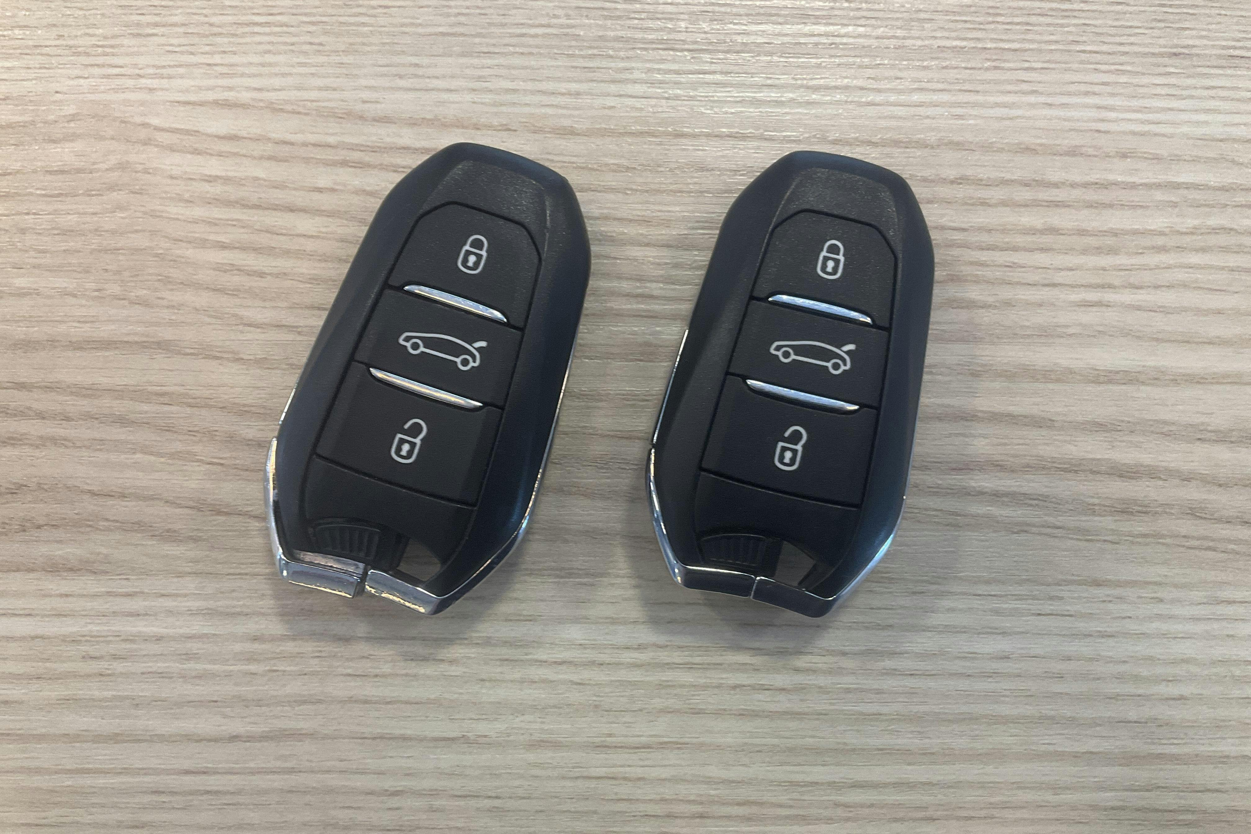 Presentationsfoto 13 av 13: Citroën DS5 2.0 HDi (163hk) - 16 983 mil - Automat - grå - 2012
