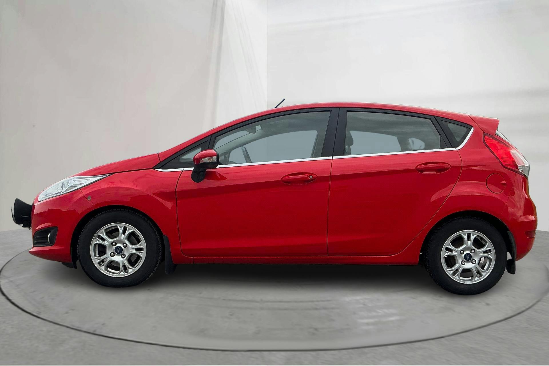 Presentationsfoto 2 av 13: Ford Fiesta 1.6 TDCi Econetic 5dr (95hk) - 10 833 mil - Manuell - röd - 2014