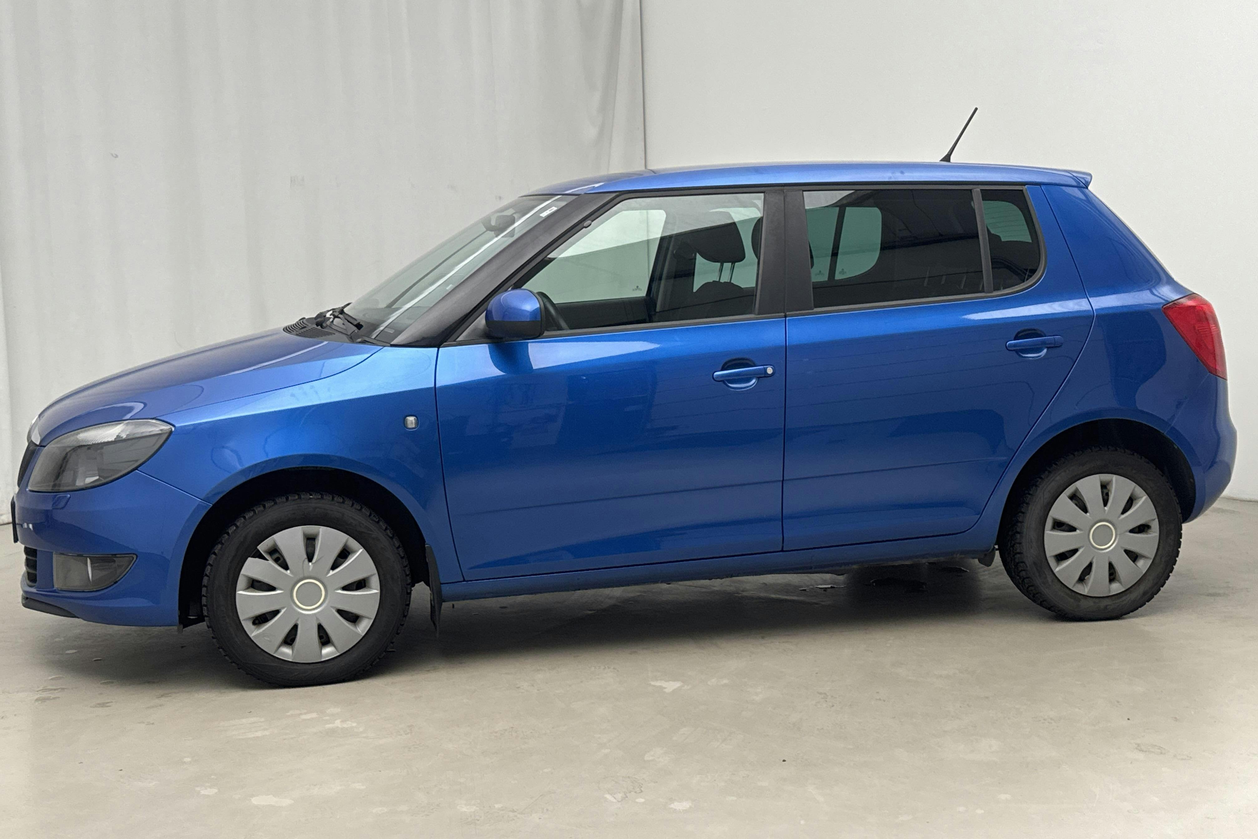 Presentationsfoto 2 av 13: Skoda Fabia 1.2 TSI (86hk) - 5 252 mil - Manuell - blå - 2014