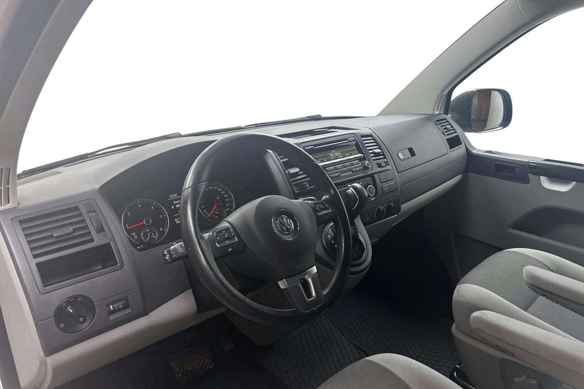 VW Transporter T5 2.0 TDI 4MOTION (180hk) - 19 146 mil - Automat - vit - 2015