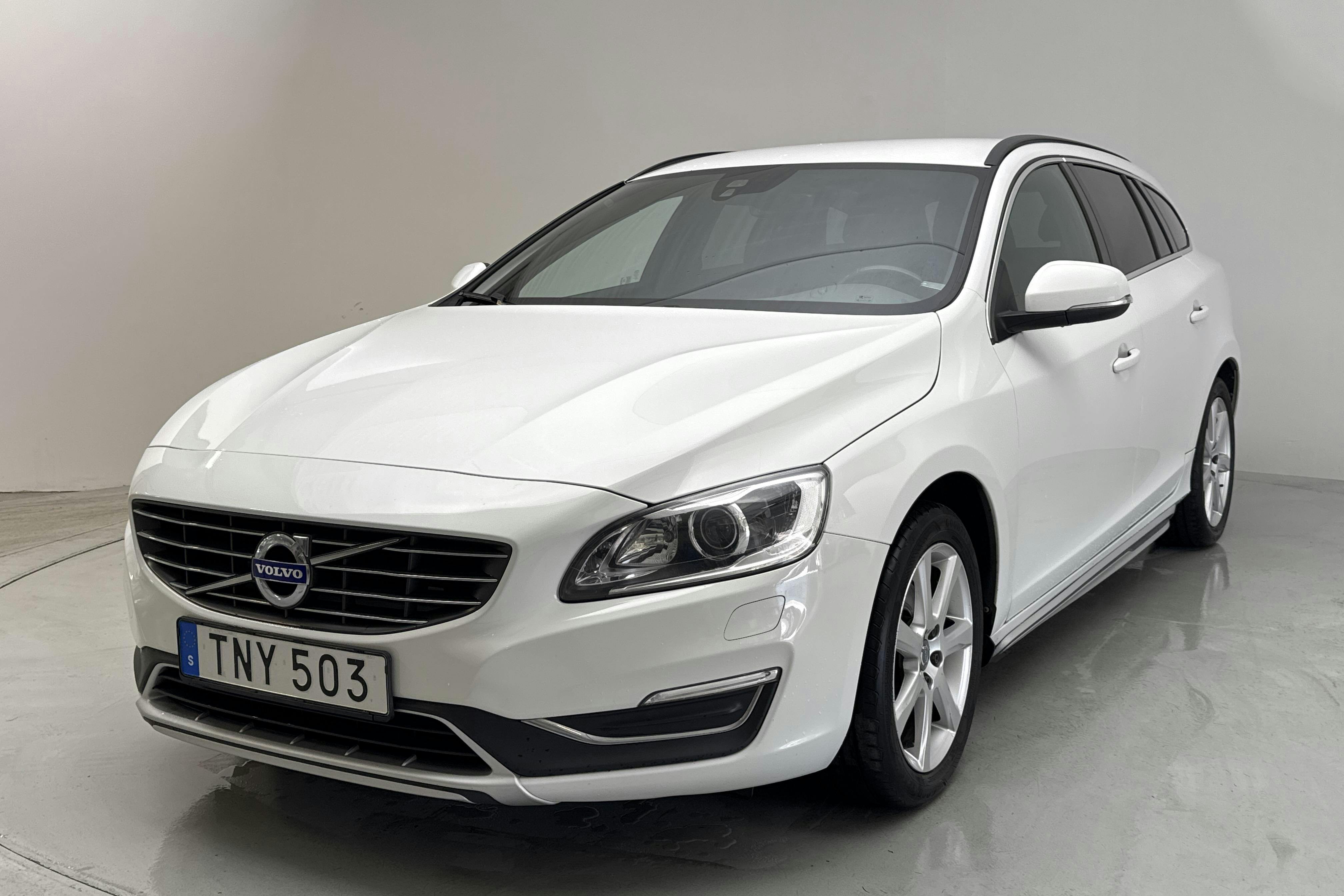 Volvo V60 D3 (150hk) - 133 440 km - Automaatne - valge - 2018