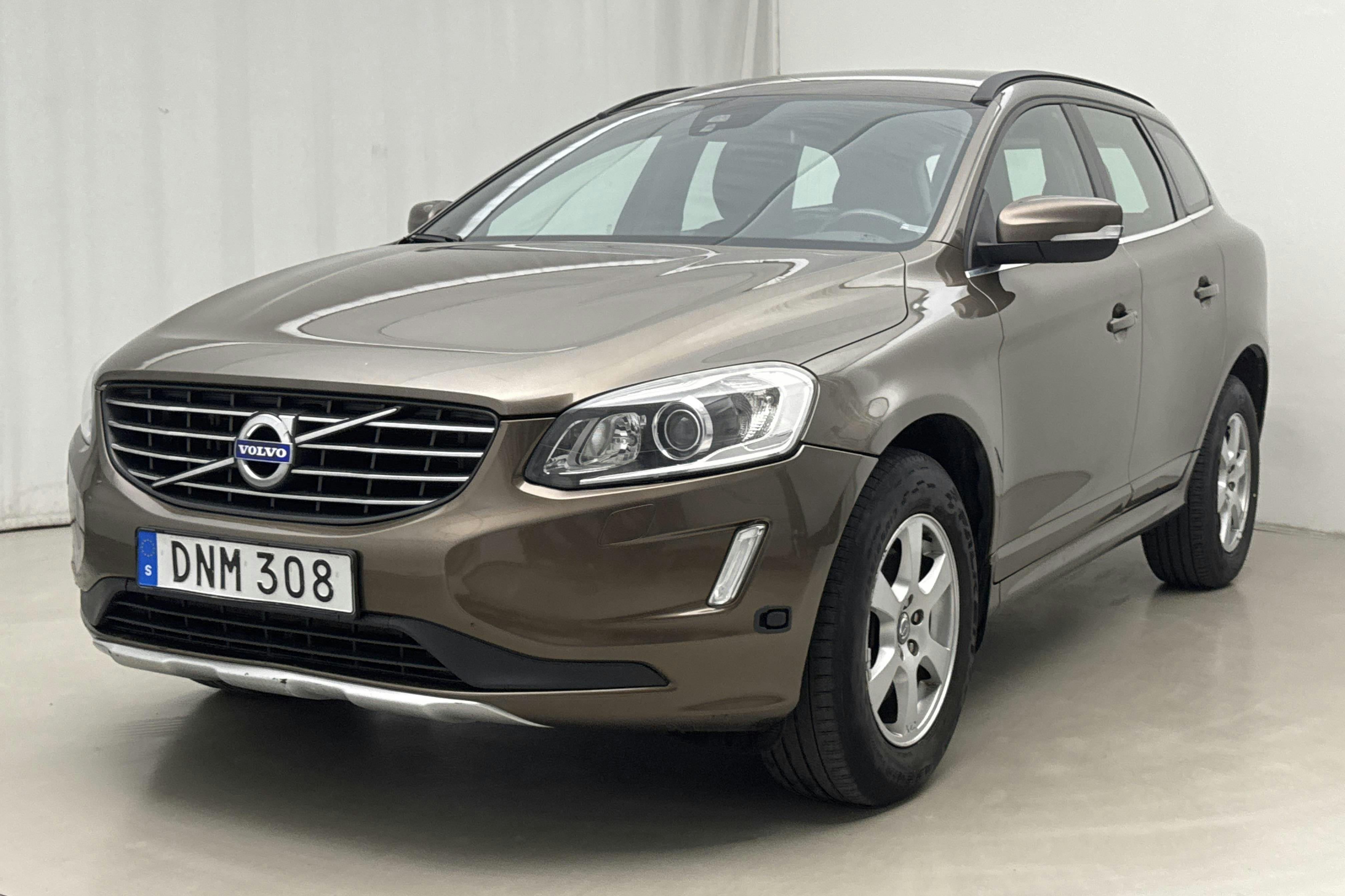 Volvo XC60 D4 AWD (181hk) - 18 447 mil - Automat - brun - 2015