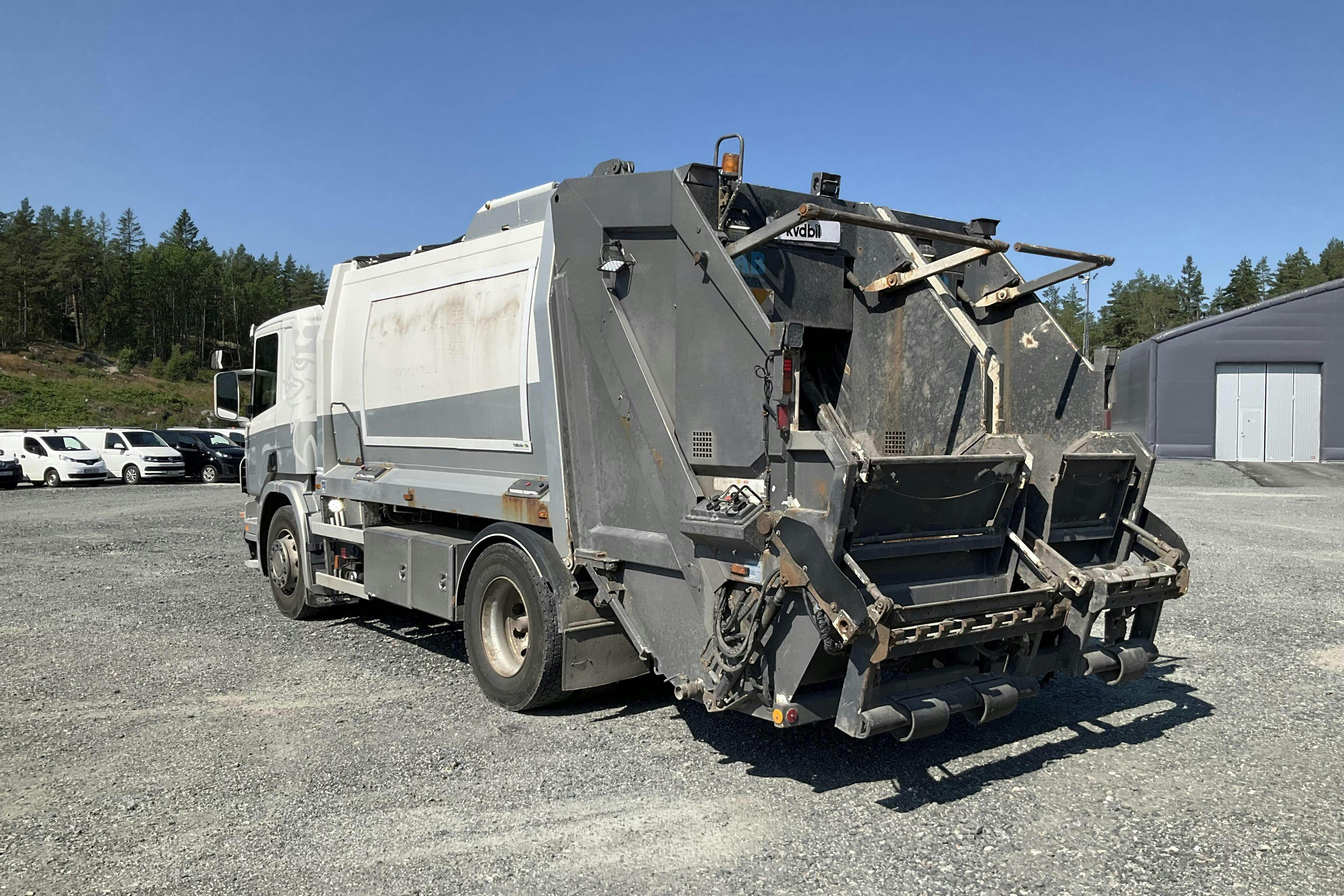 Scania P280DB MLB - 321 608 km - Automat - Light Grey - 2011