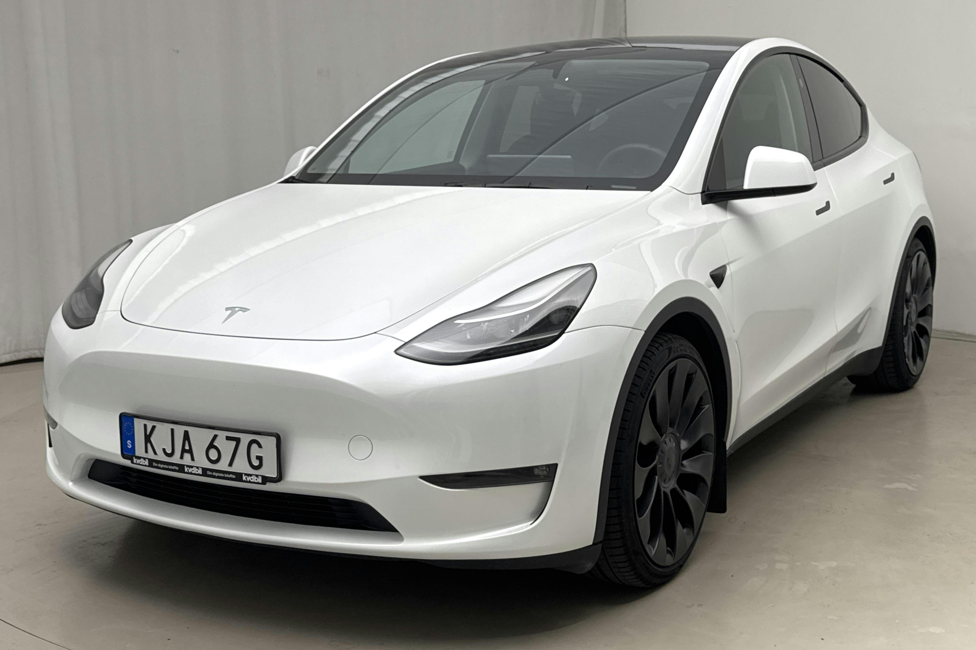 Tesla Model Y Performance Dual Motor AWD - 2 739 mil - Automat - vit - 2024