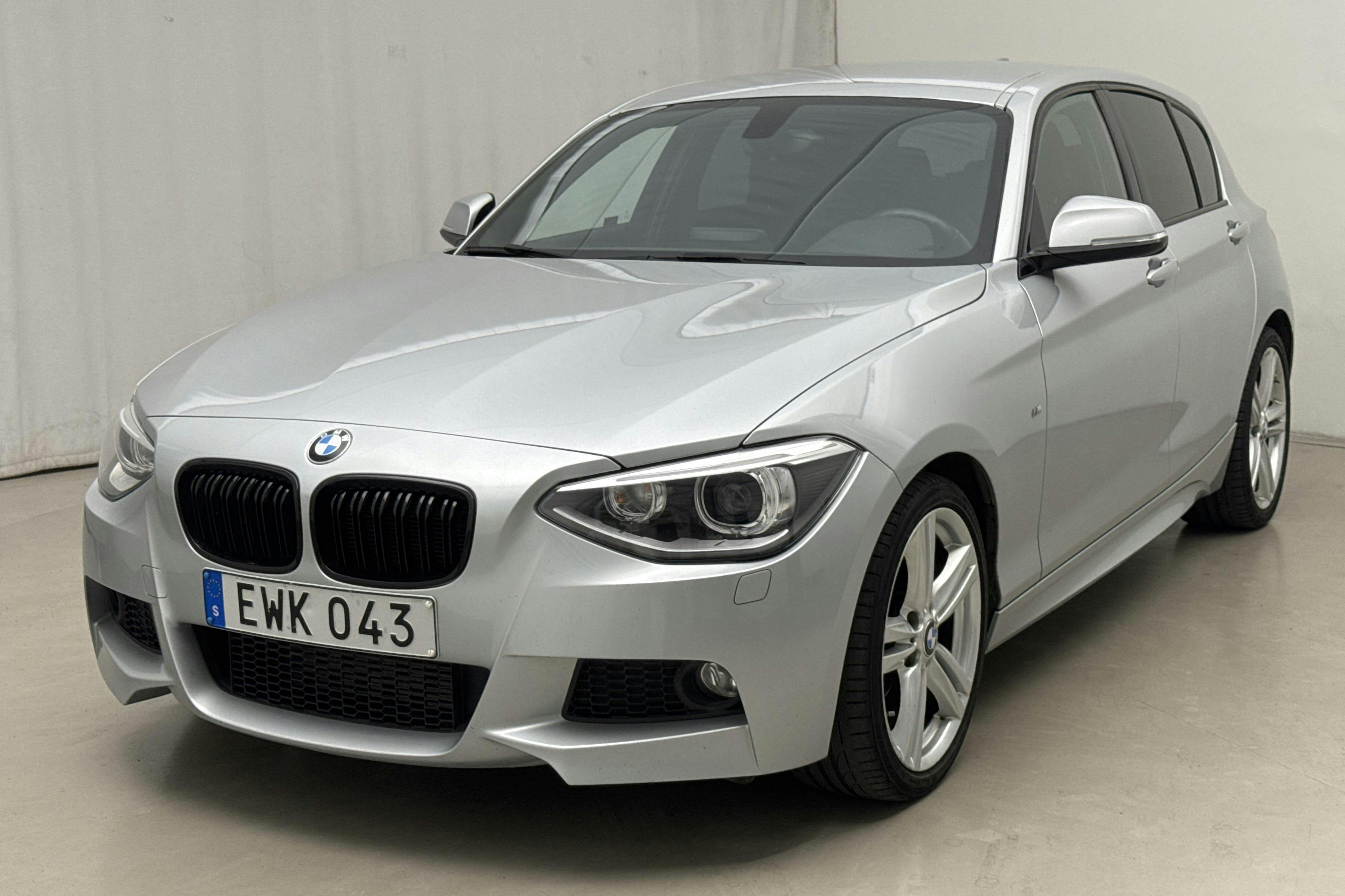 BMW 116i 5dr, F20 (136hk) - 117 870 km - Manual - silver - 2015