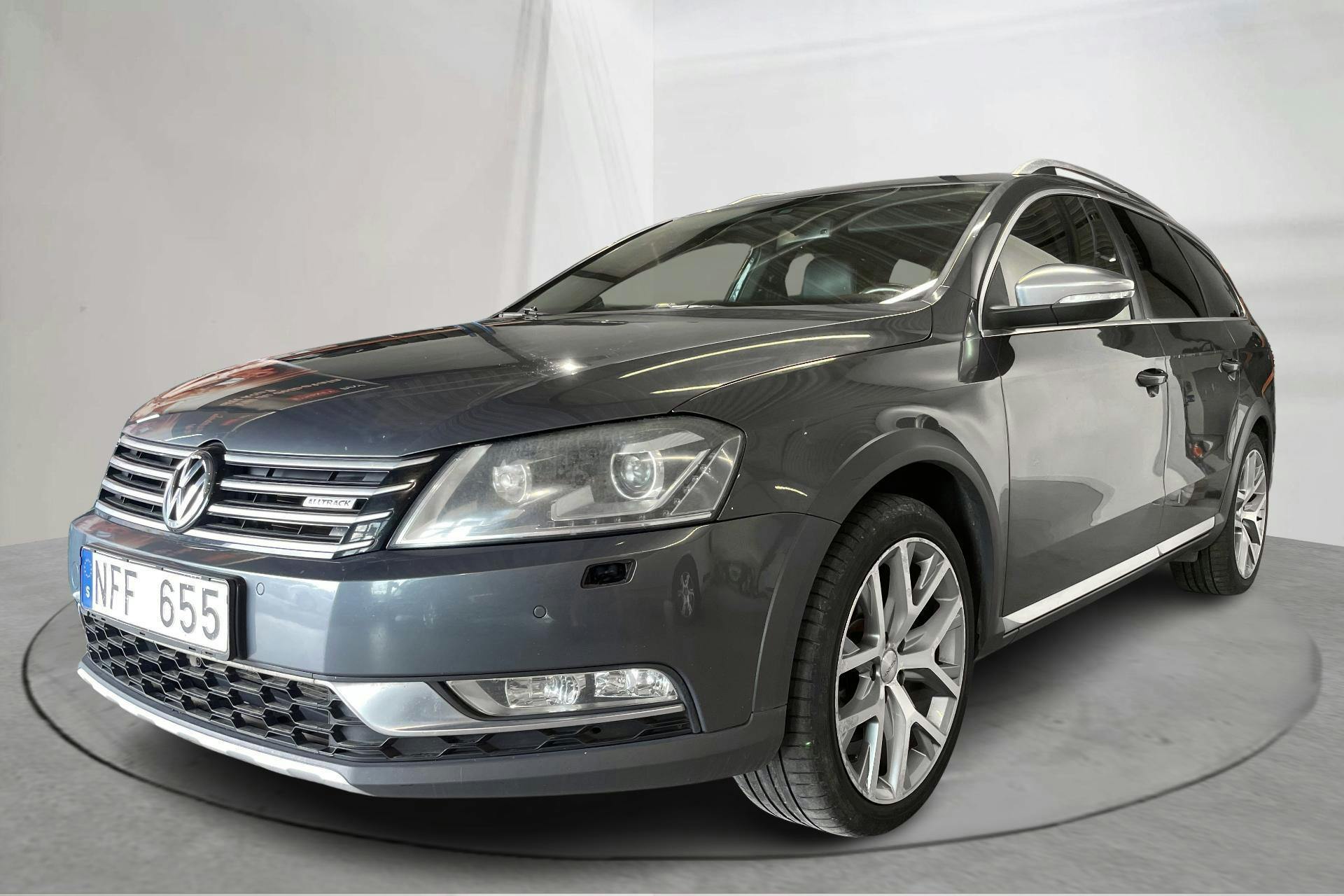 Presentationsfoto 1 av 15: VW Passat Alltrack 2.0 TDI BlueMotion Technology 4Motion (170hk) - 20 631 mil - Automat - Light Grey - 2013